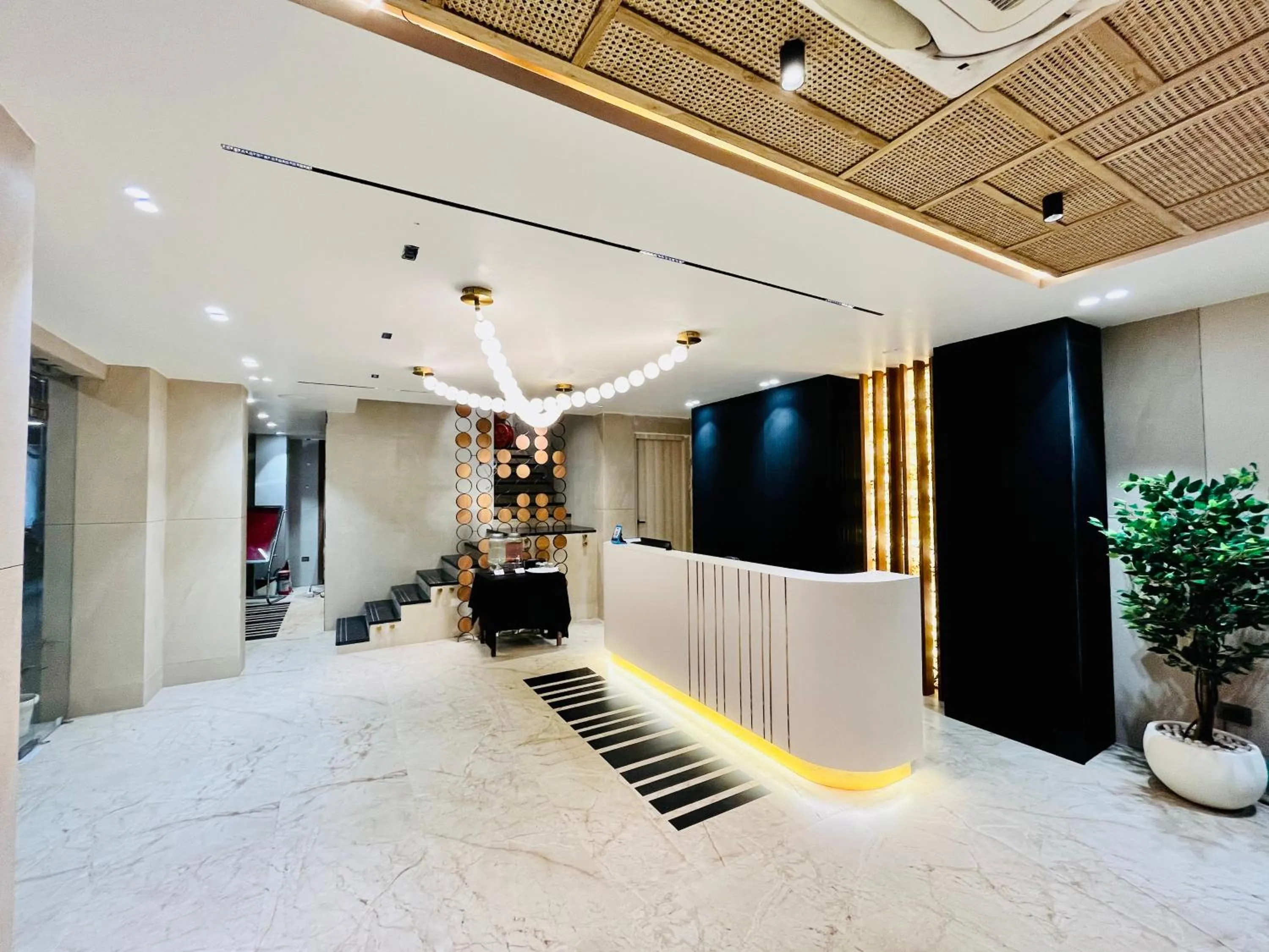 Lobby or reception in Shankar Bhavan By Vinayak Hotels