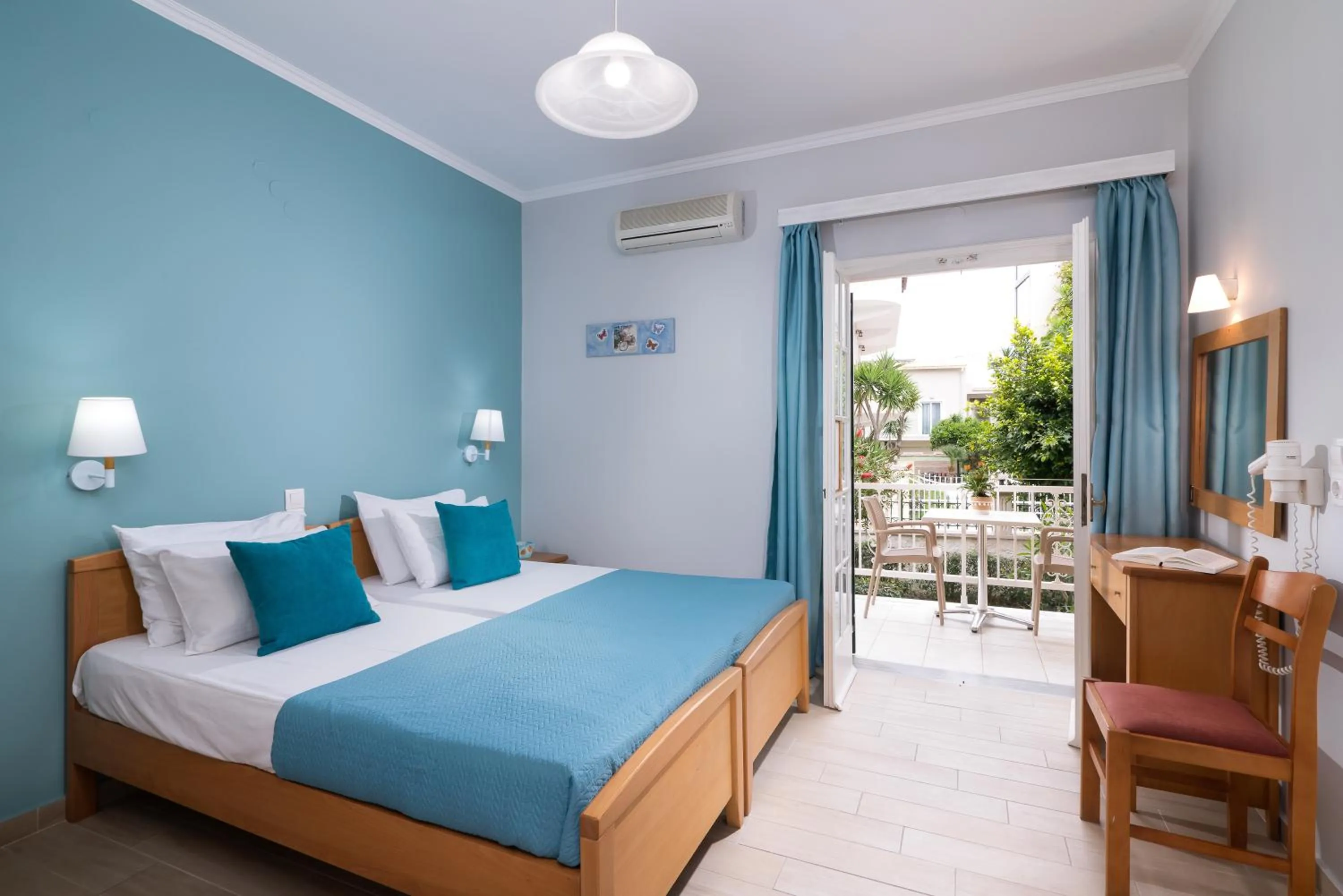 Bedroom, Bed in Domus Alta