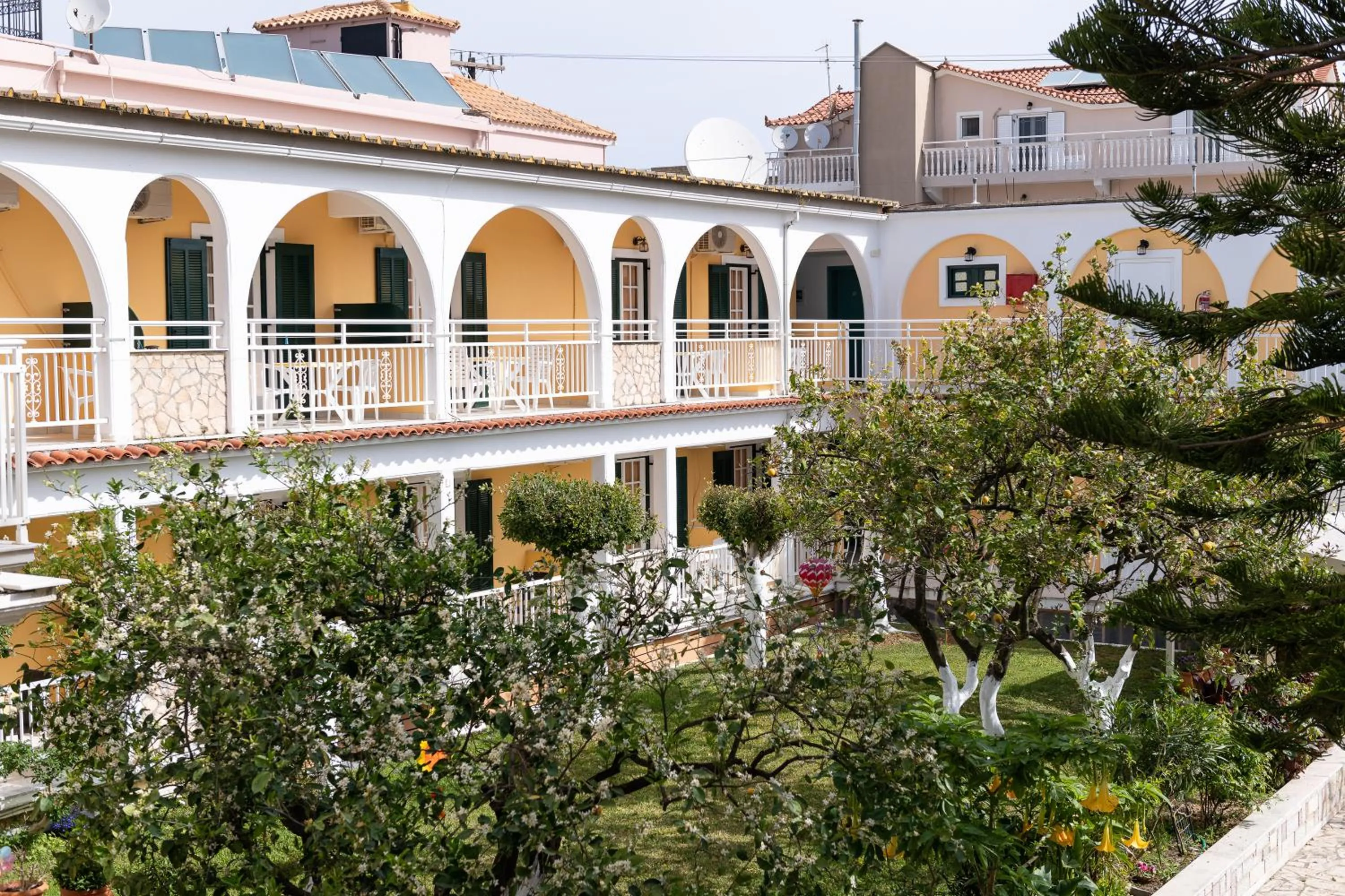 Property building in Domus Alta