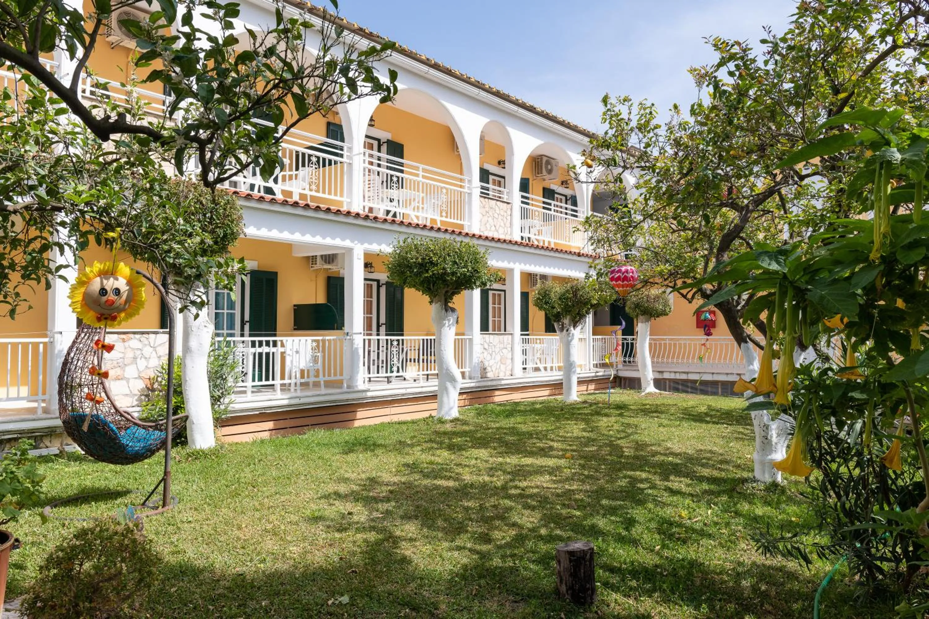 Property building in Domus Alta