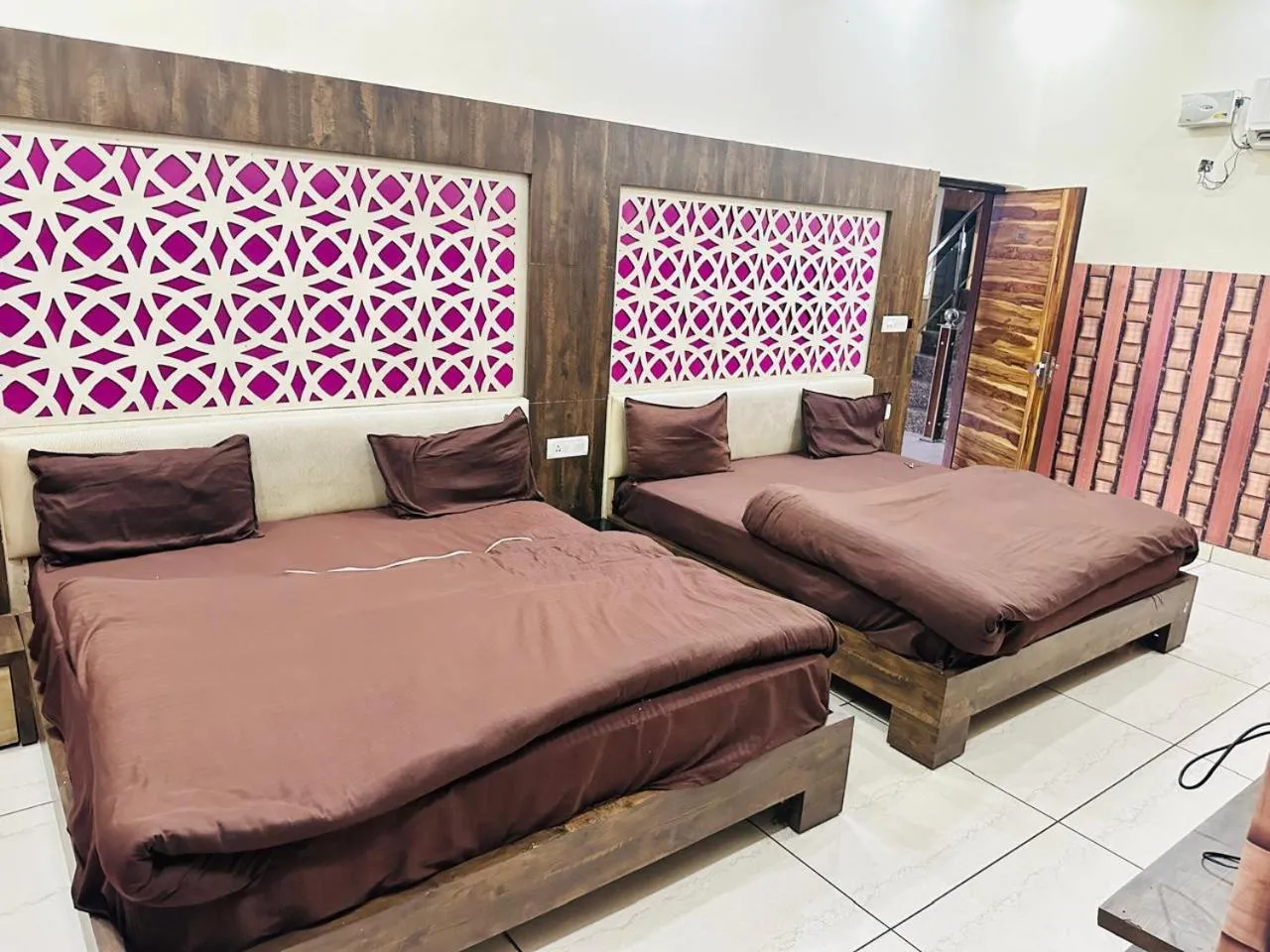 Bed in Hotel Destiny Inn