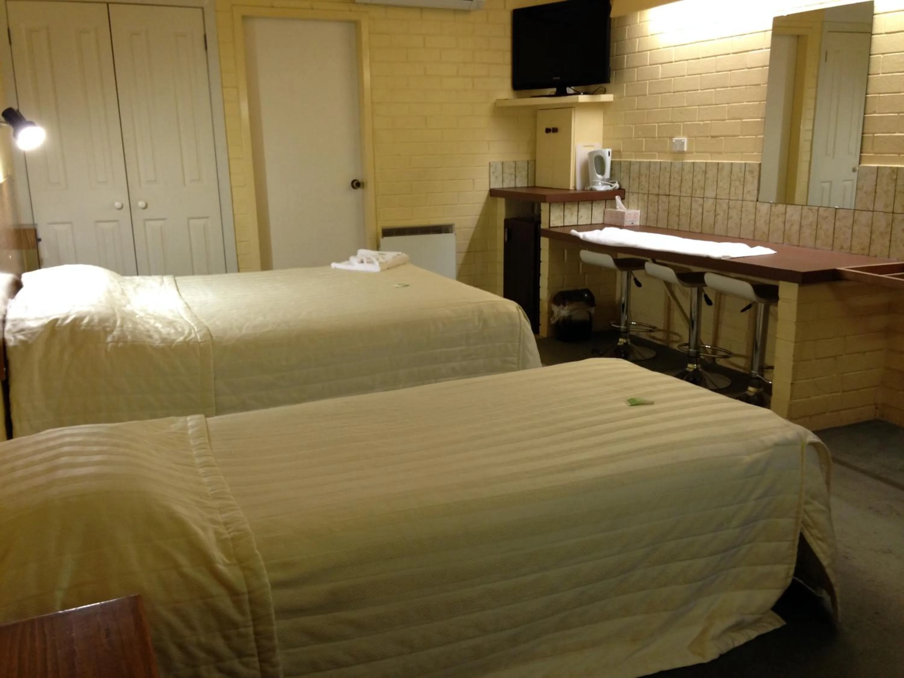 Photo of the whole room, Bed in Robertson Country Motel