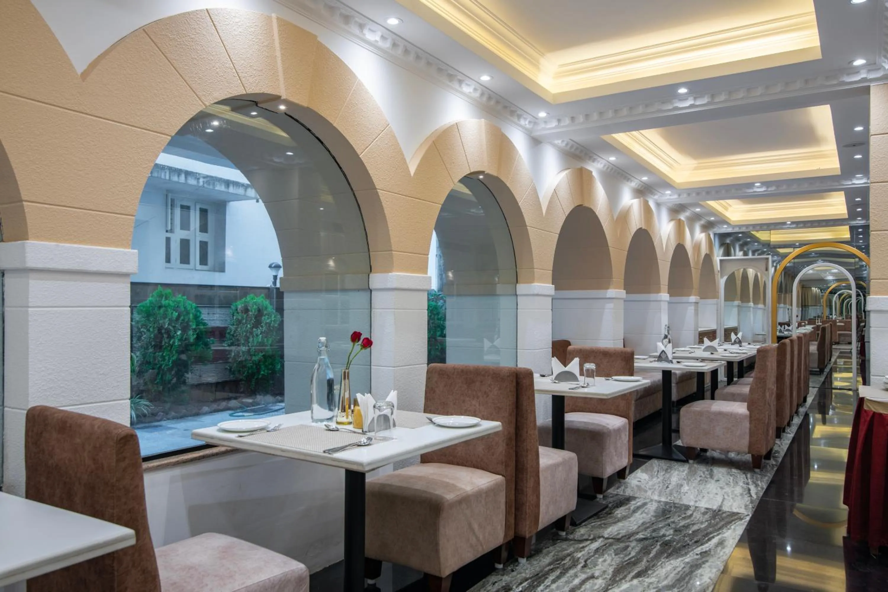 Restaurant/places to eat in Hyde Park Orchards