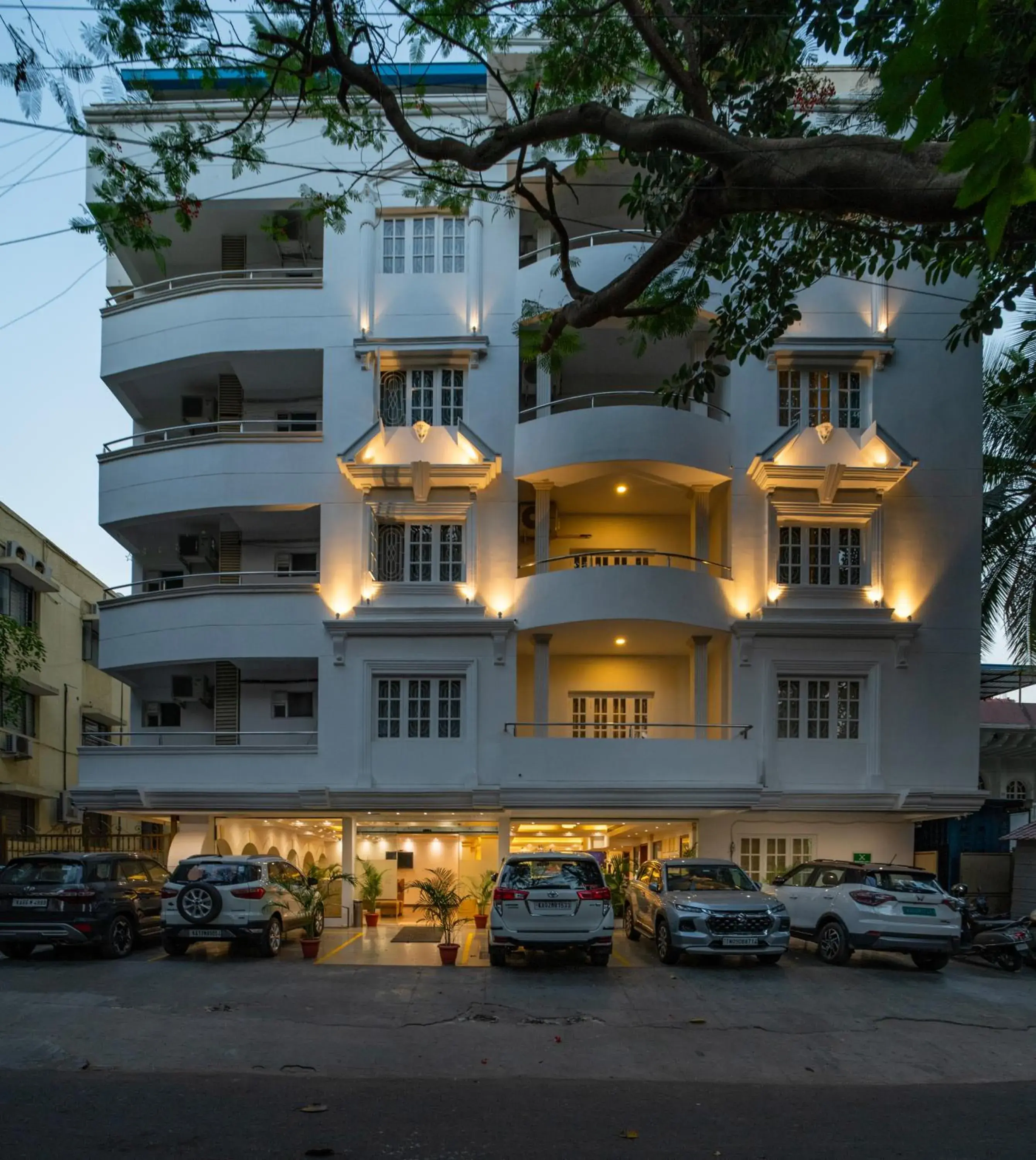 Property building in Hyde Park Orchards Property building in Hyde Park Orchards