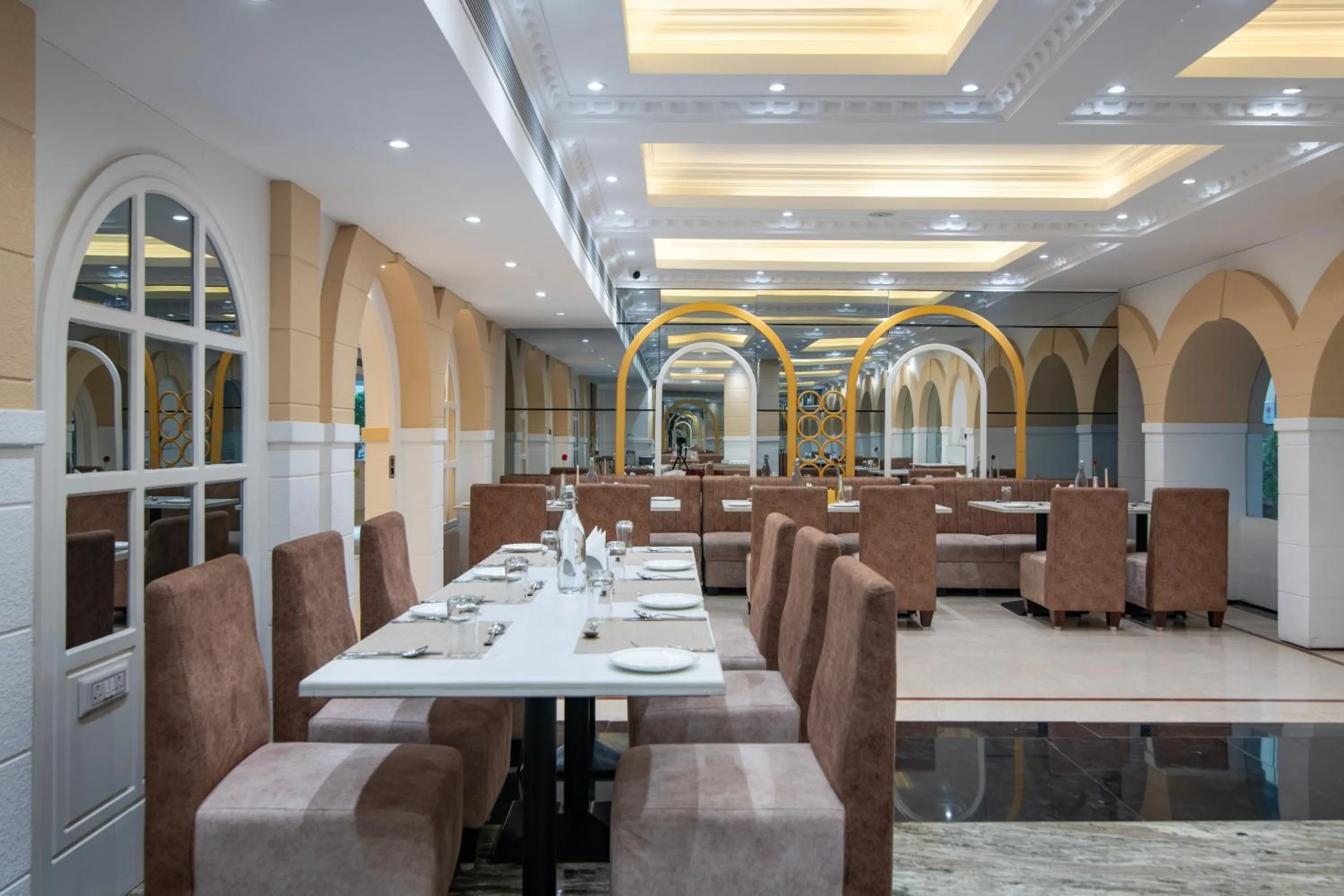 Restaurant/places to eat in Hyde Park Orchards