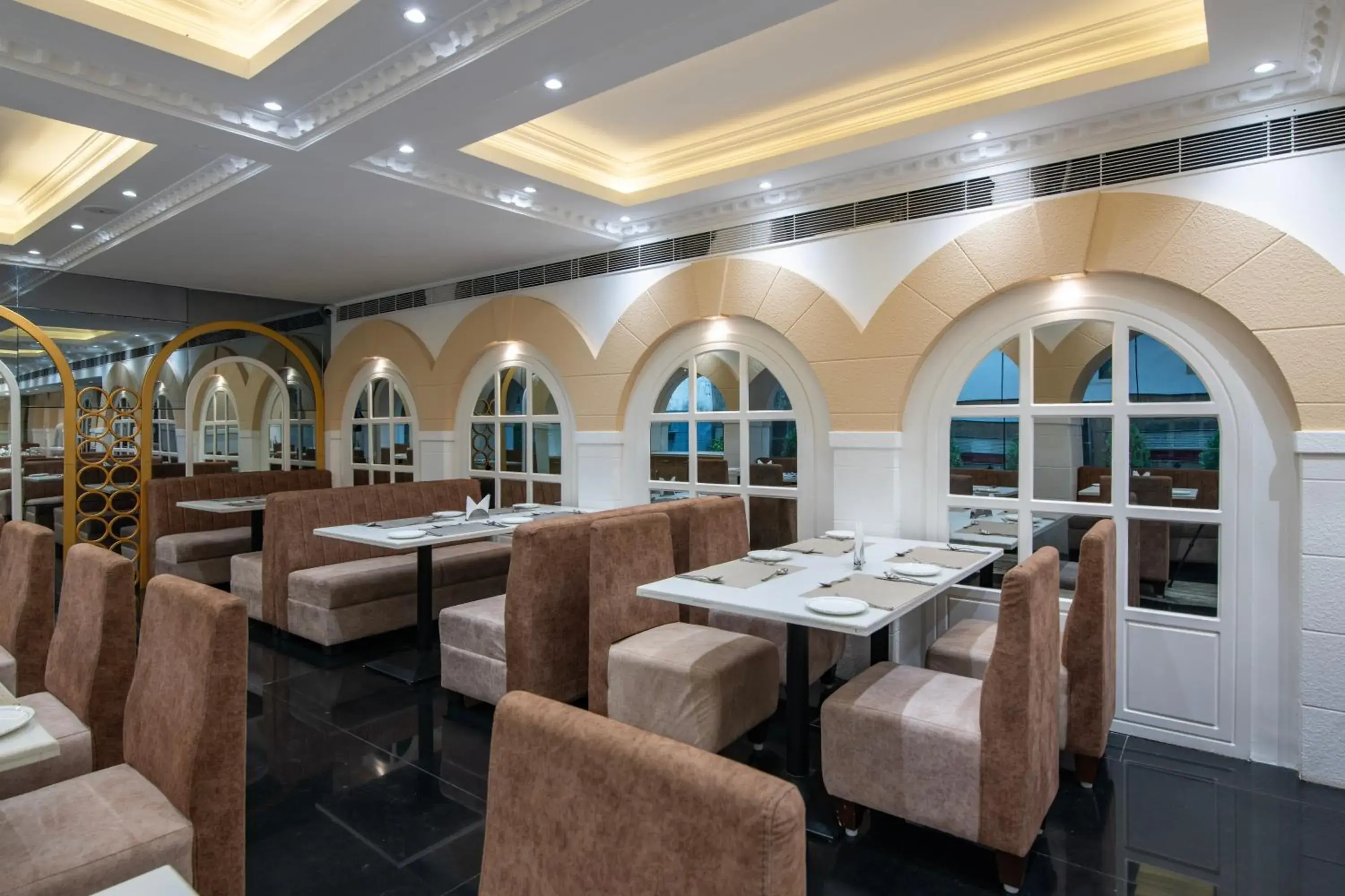 Restaurant/places to eat in Hyde Park Orchards Restaurant/places to eat in Hyde Park Orchards