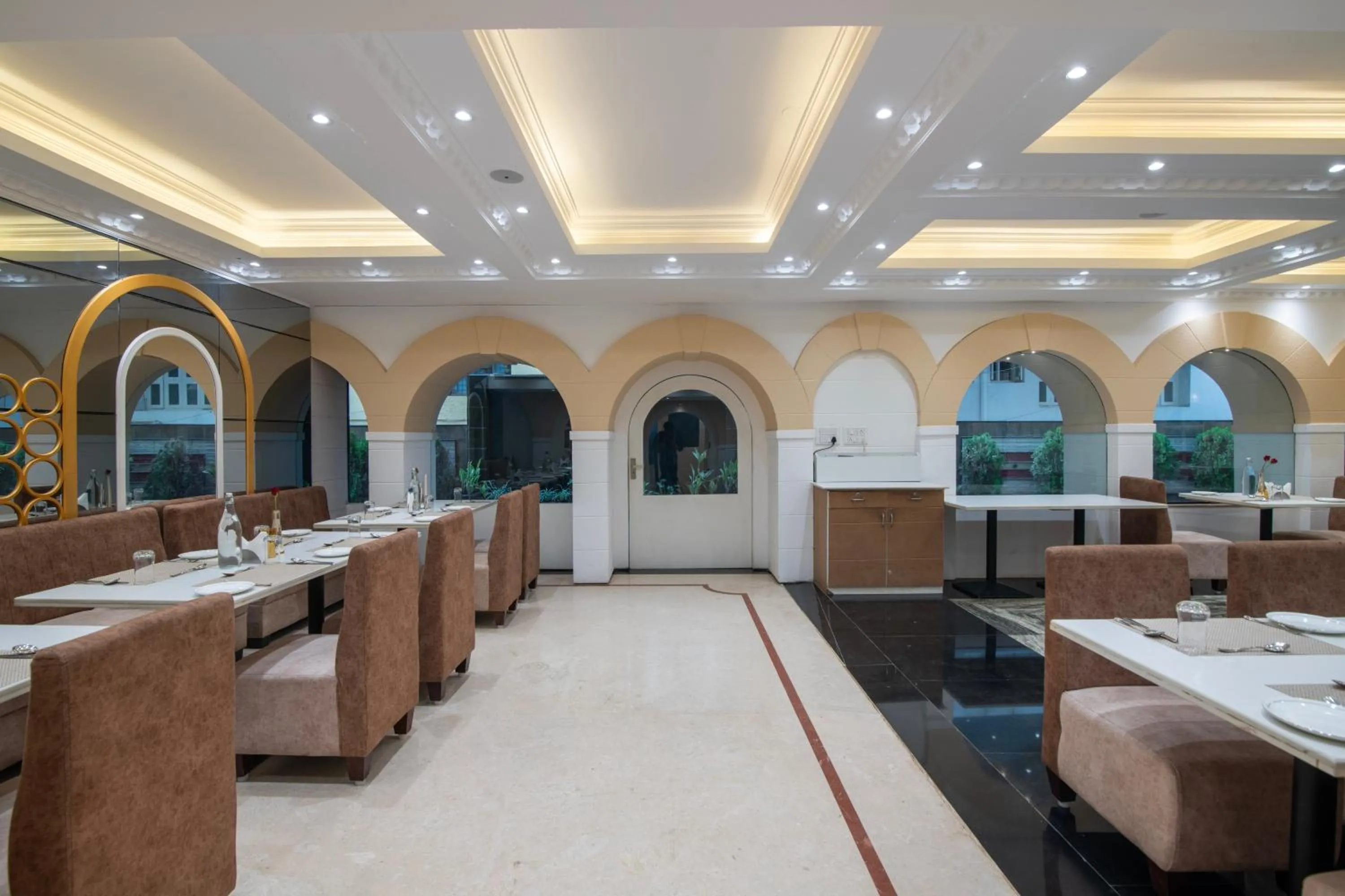 Restaurant/places to eat in Hyde Park Orchards