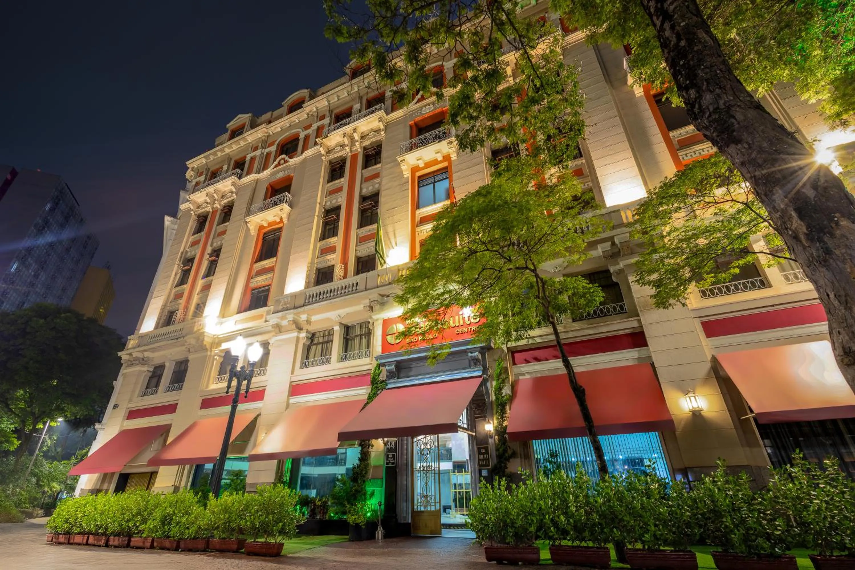 Property building in Hotel Euro Suite São Paulo by Nacional Inn - A 600 METROS DA RUA 25 DE MARÇO