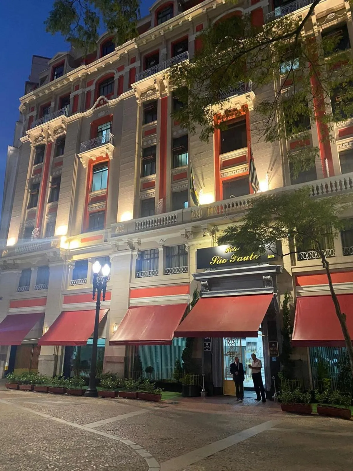 Property building in Hotel Euro Suite São Paulo by Nacional Inn - A 600 METROS DA RUA 25 DE MARÇO