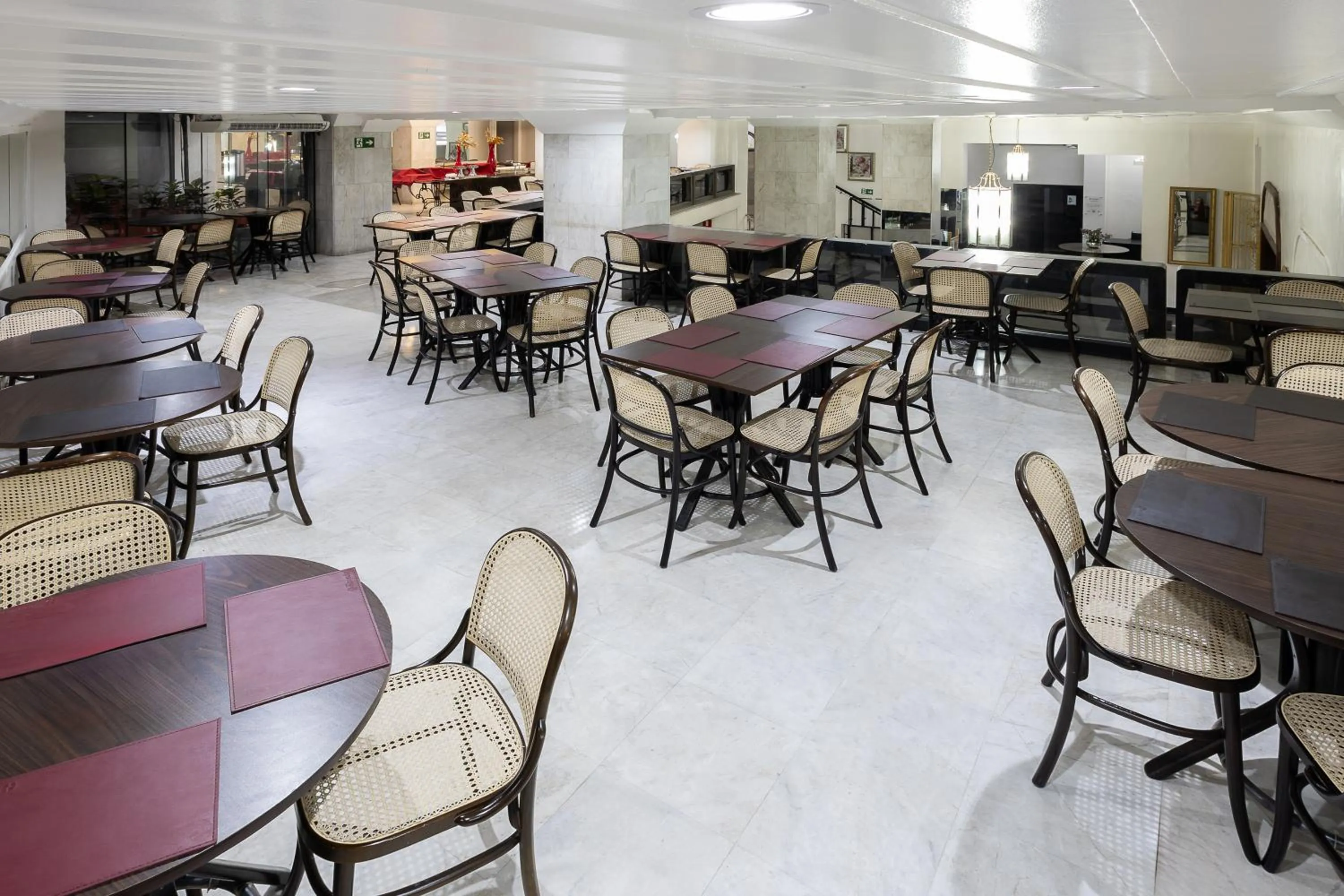 Restaurant/places to eat in Hotel Euro Suite São Paulo by Nacional Inn - A 600 METROS DA RUA 25 DE MARÇO