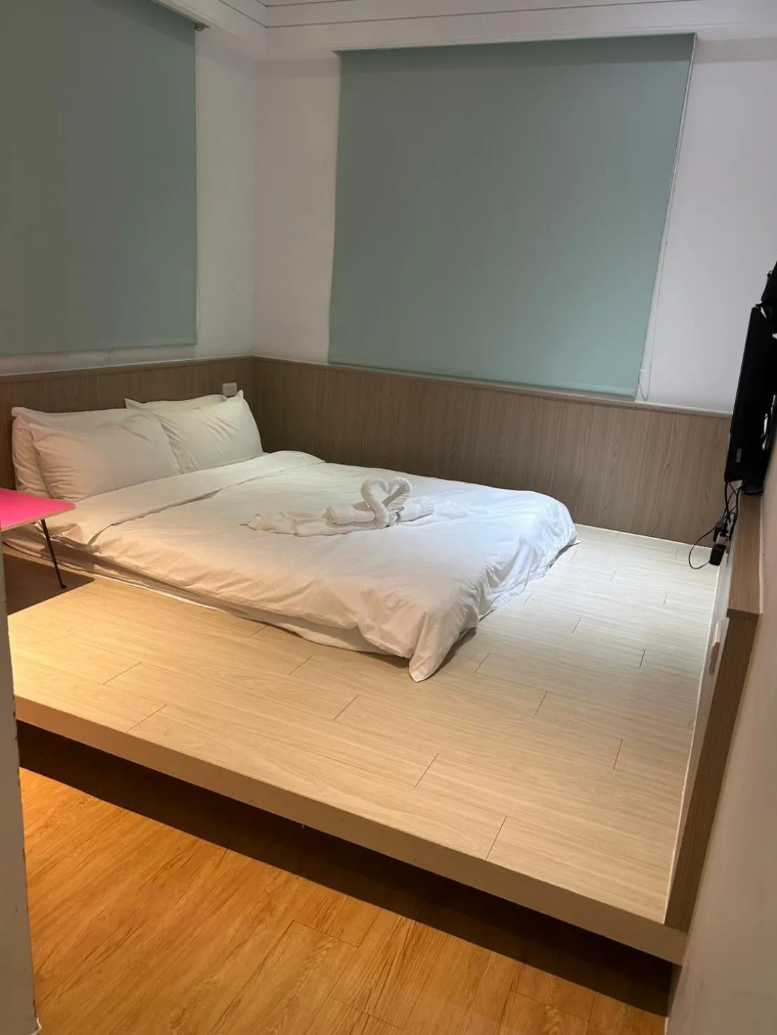 Guests, Bed in Happiness . danshui