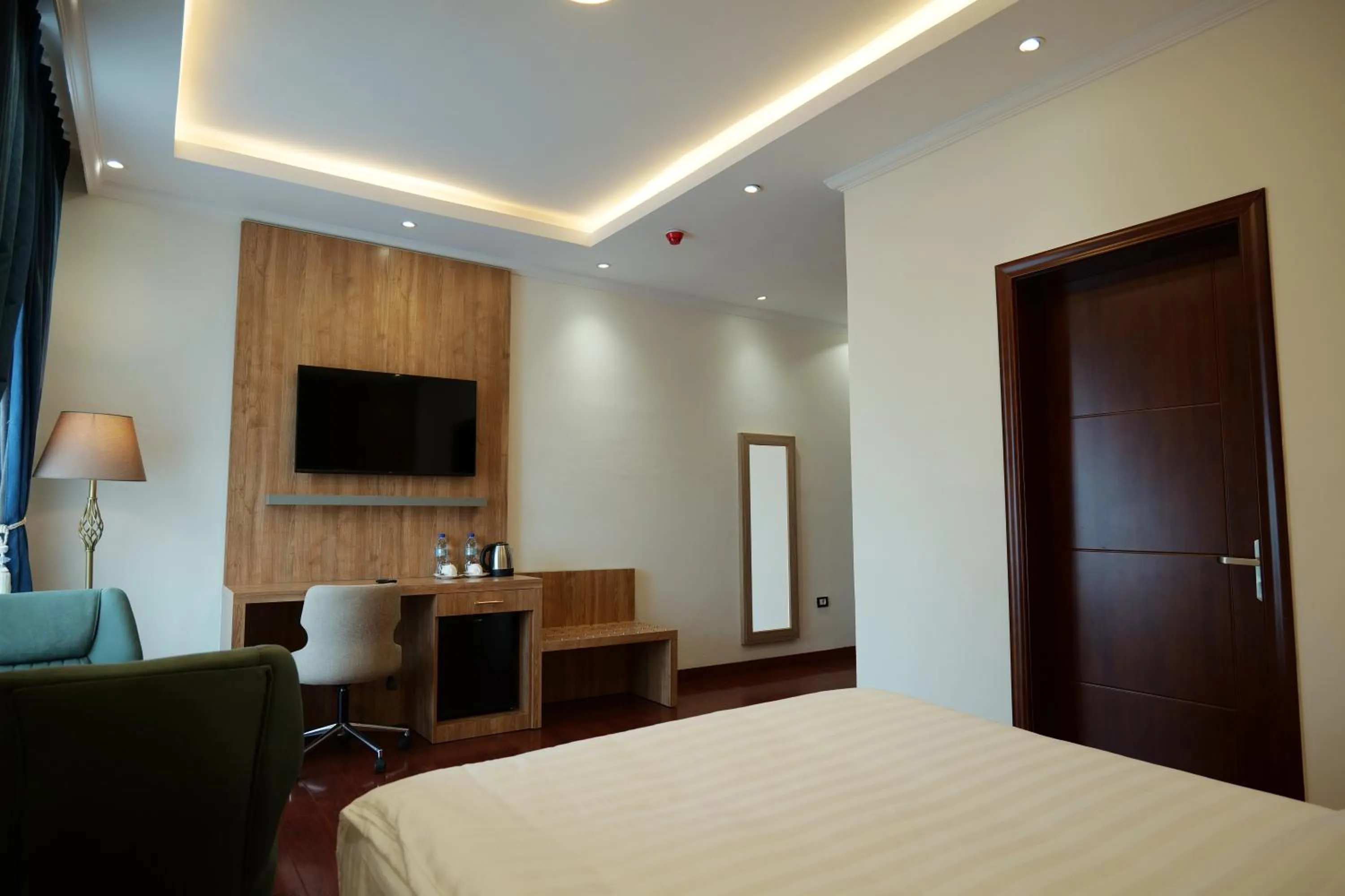 View (from property/room), Bed in Crescent International Hotel