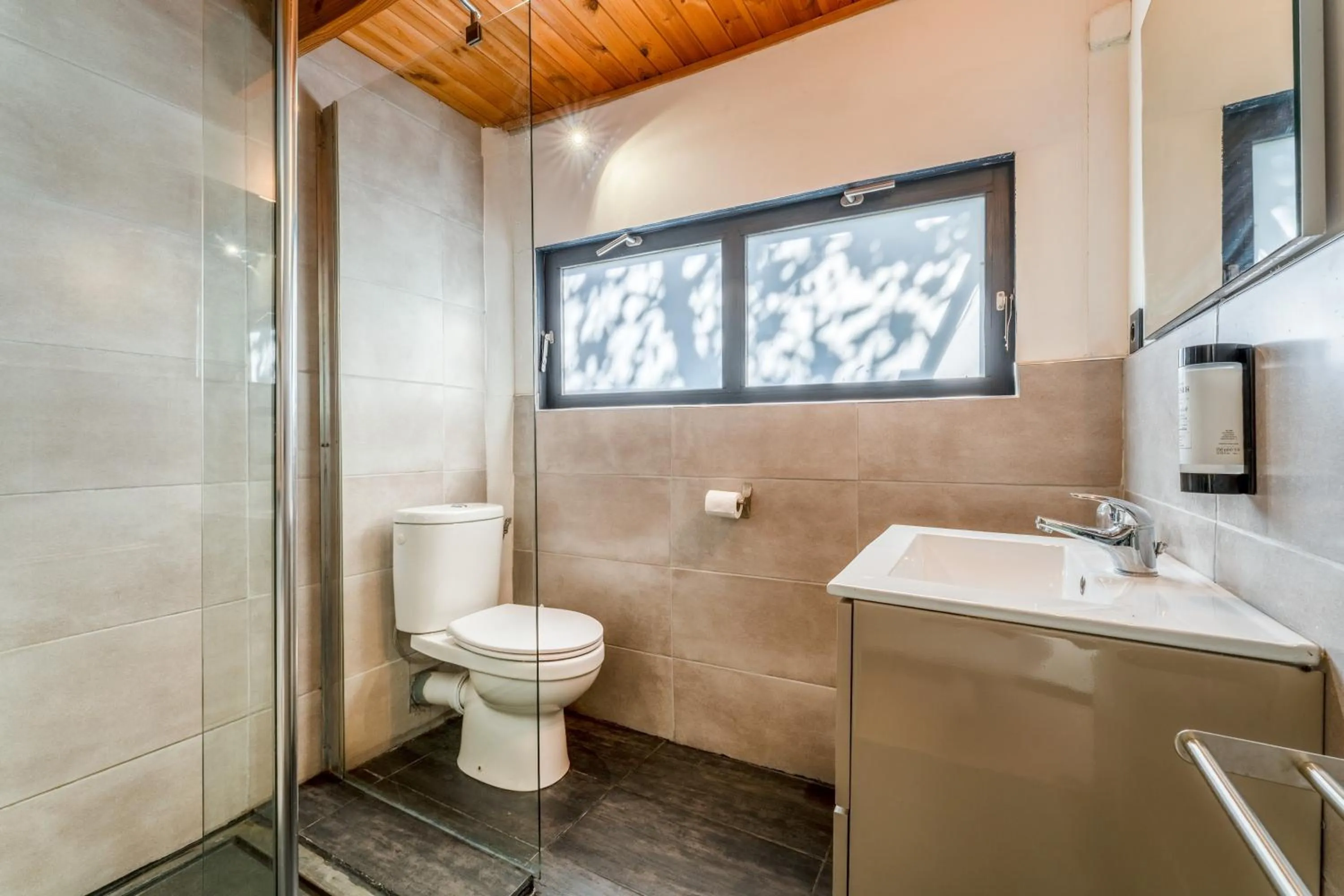 Bathroom in Inn 4 Bears