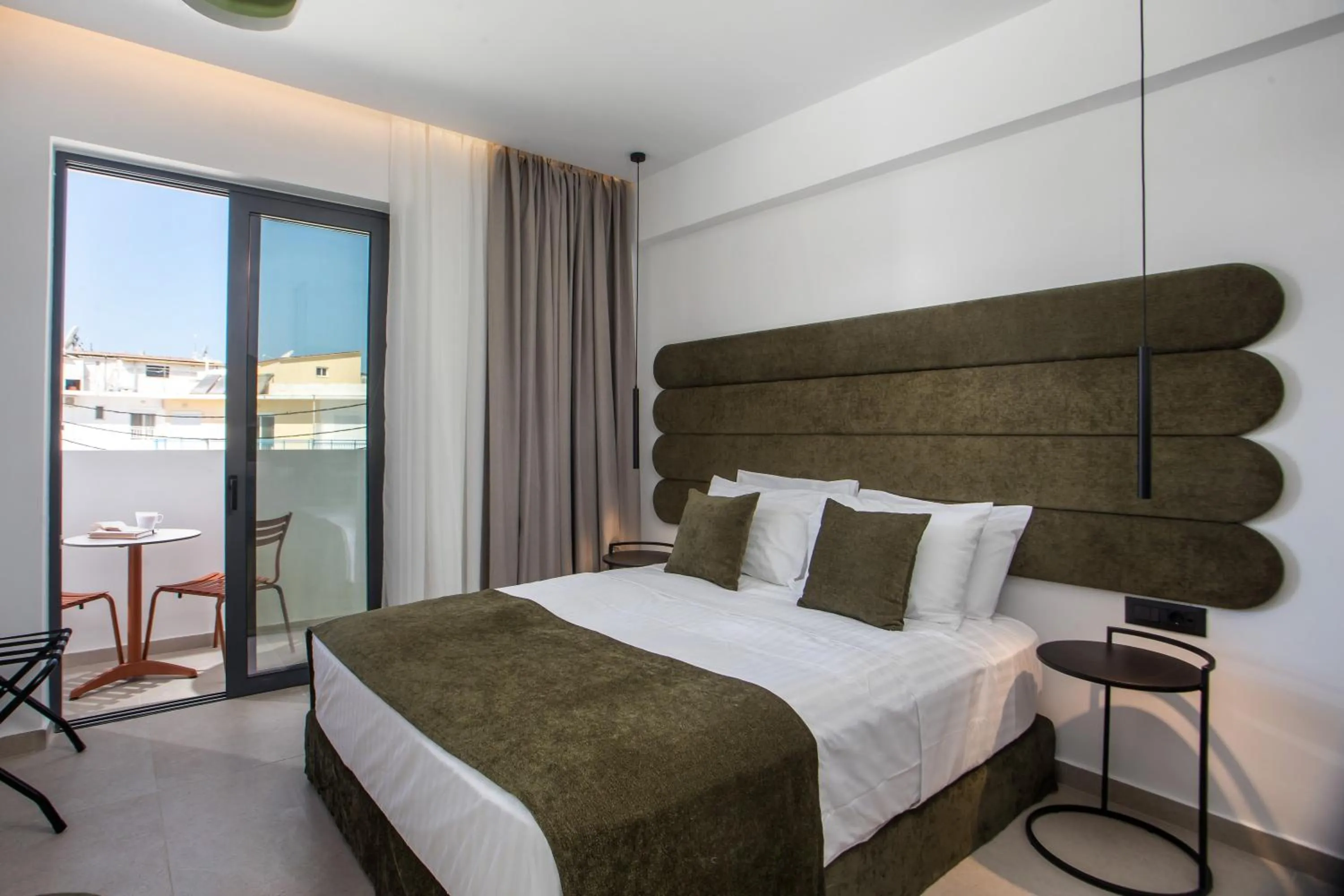 Photo of the whole room, Bed in Ermou 44 City Hotel