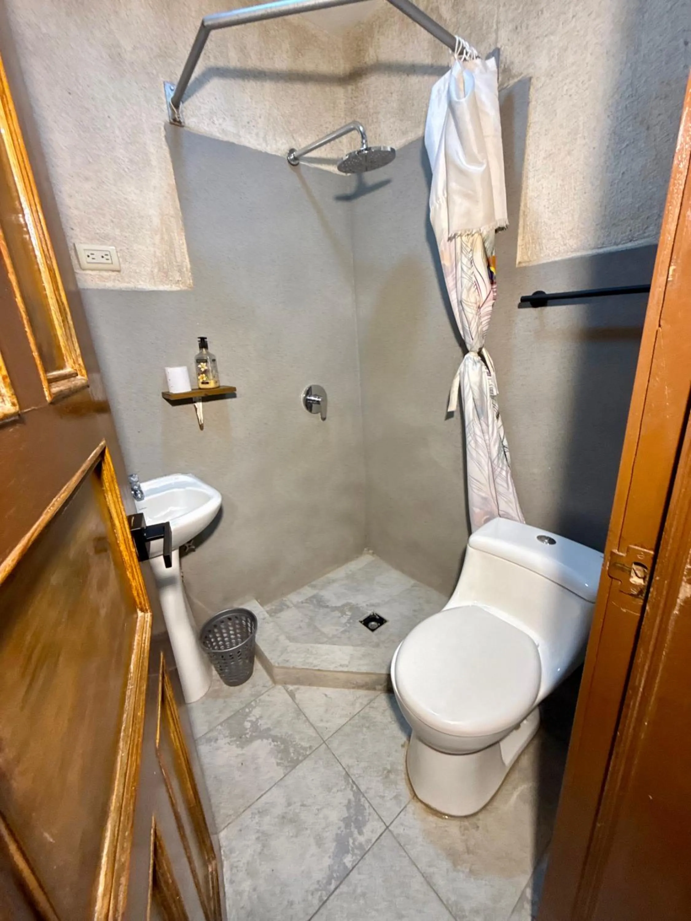 Shower in Rooms