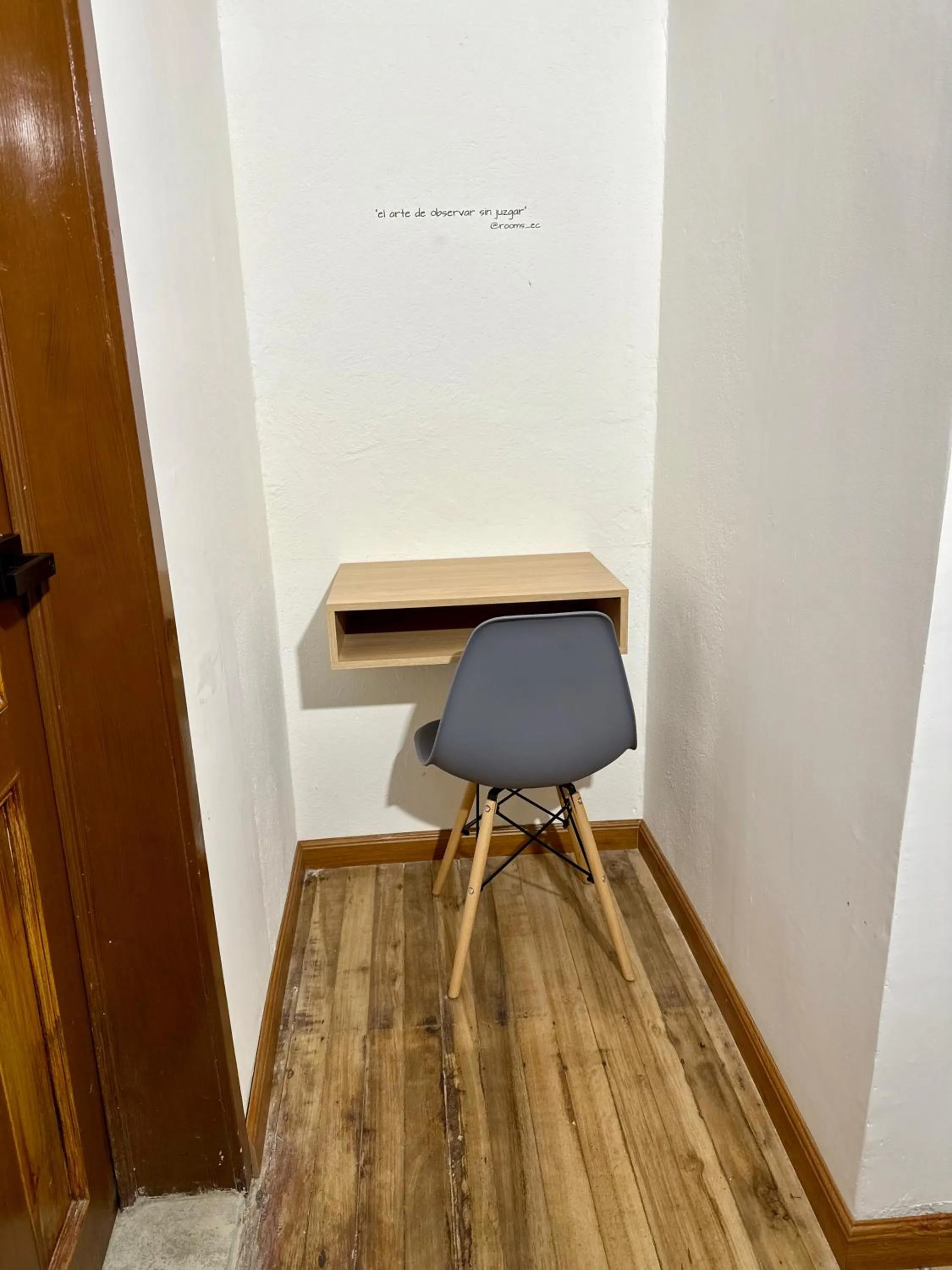 Seating area in Rooms