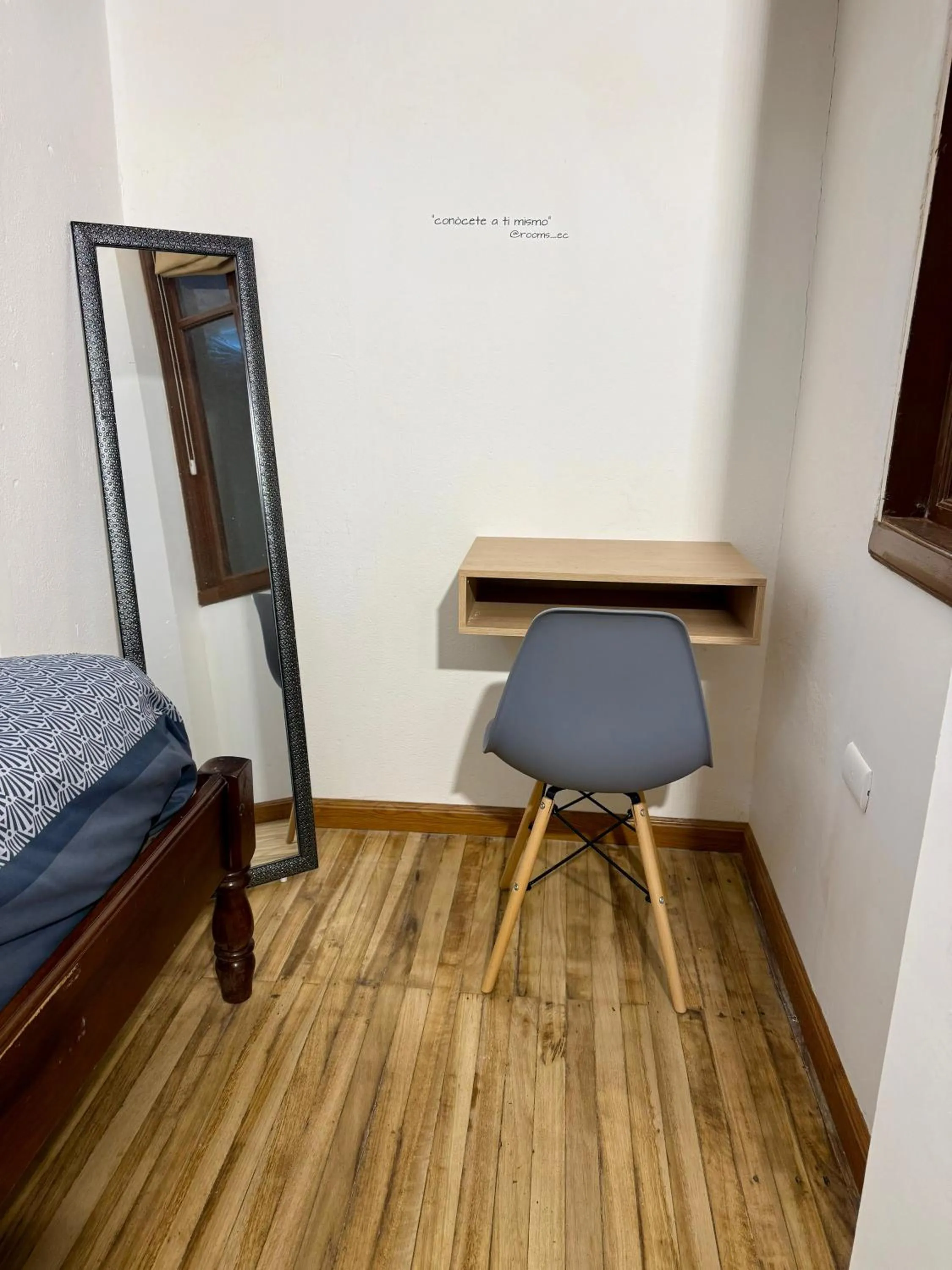 Photo of the whole room, Bed in Rooms