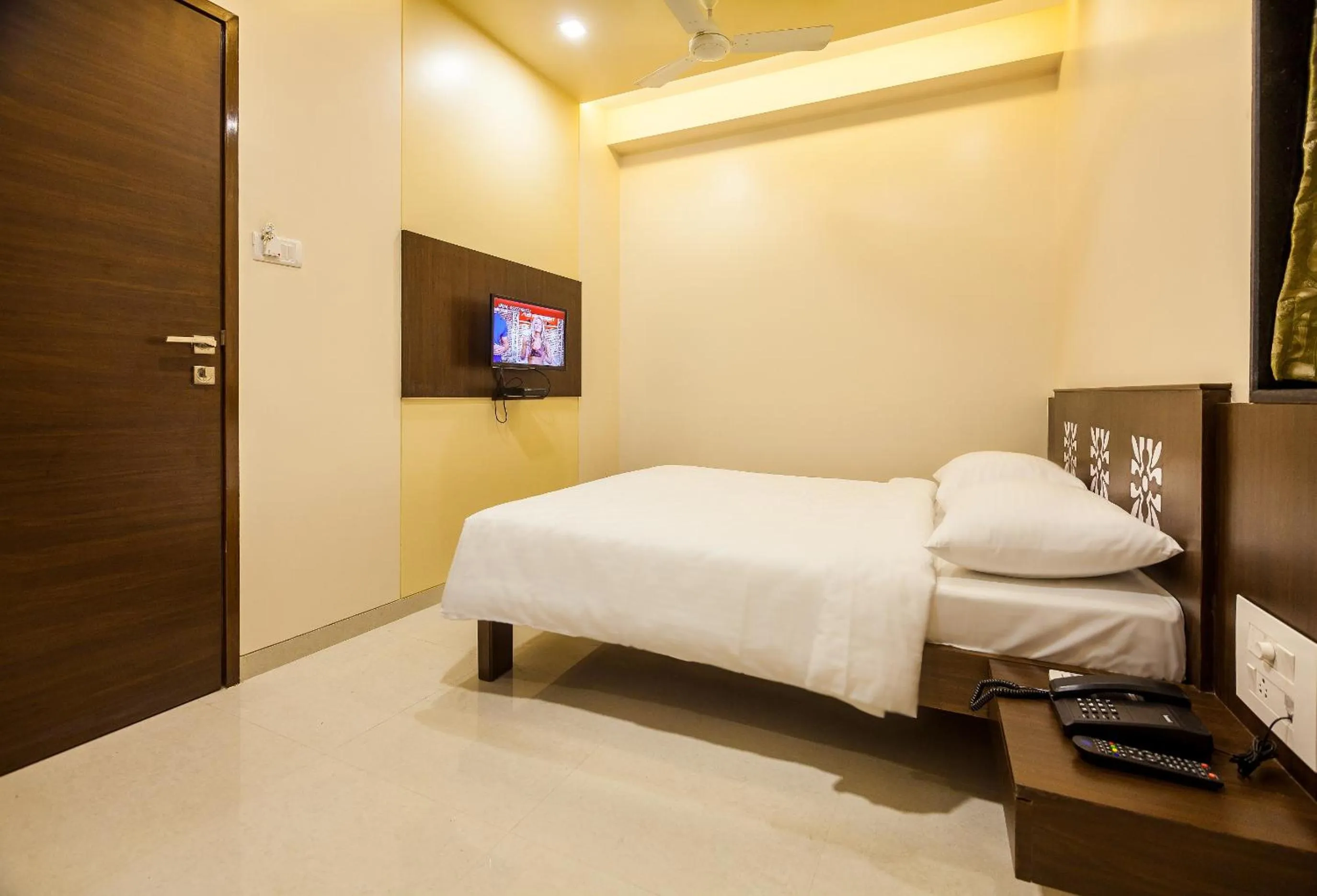Bed in City Guest House - Dadar