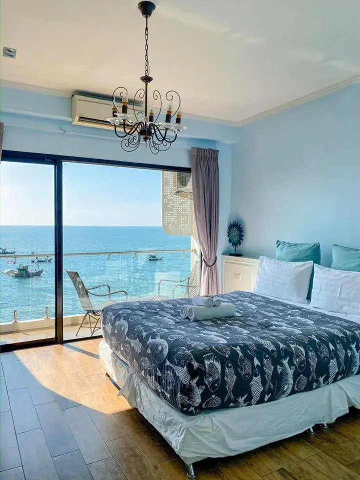 Bed in Sea Sand Trees Bed in Sea Sand Trees