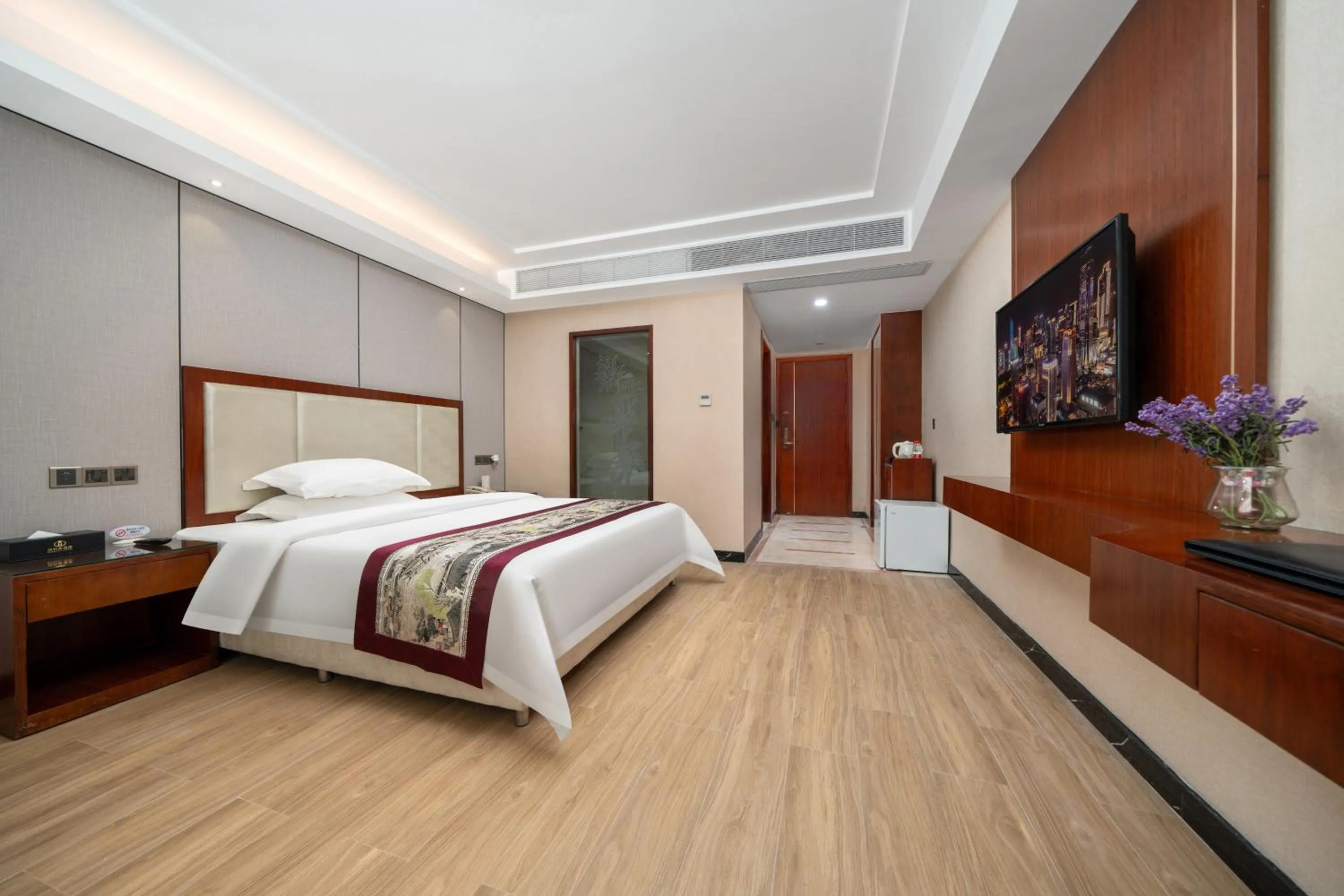 Photo of the whole room, Bed in Honglilai Hotel