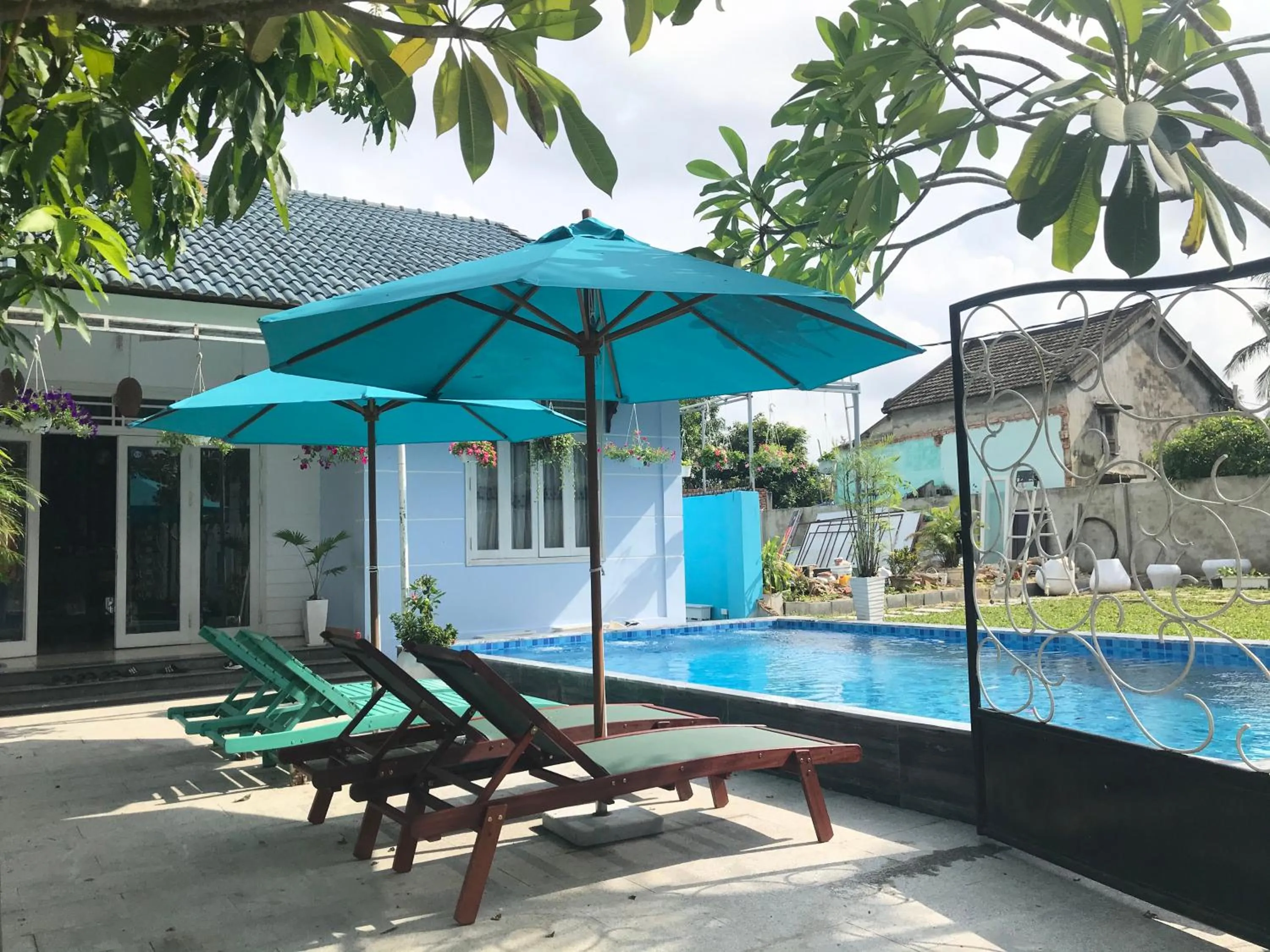Swimming pool in The Moon River Homestay & Villa