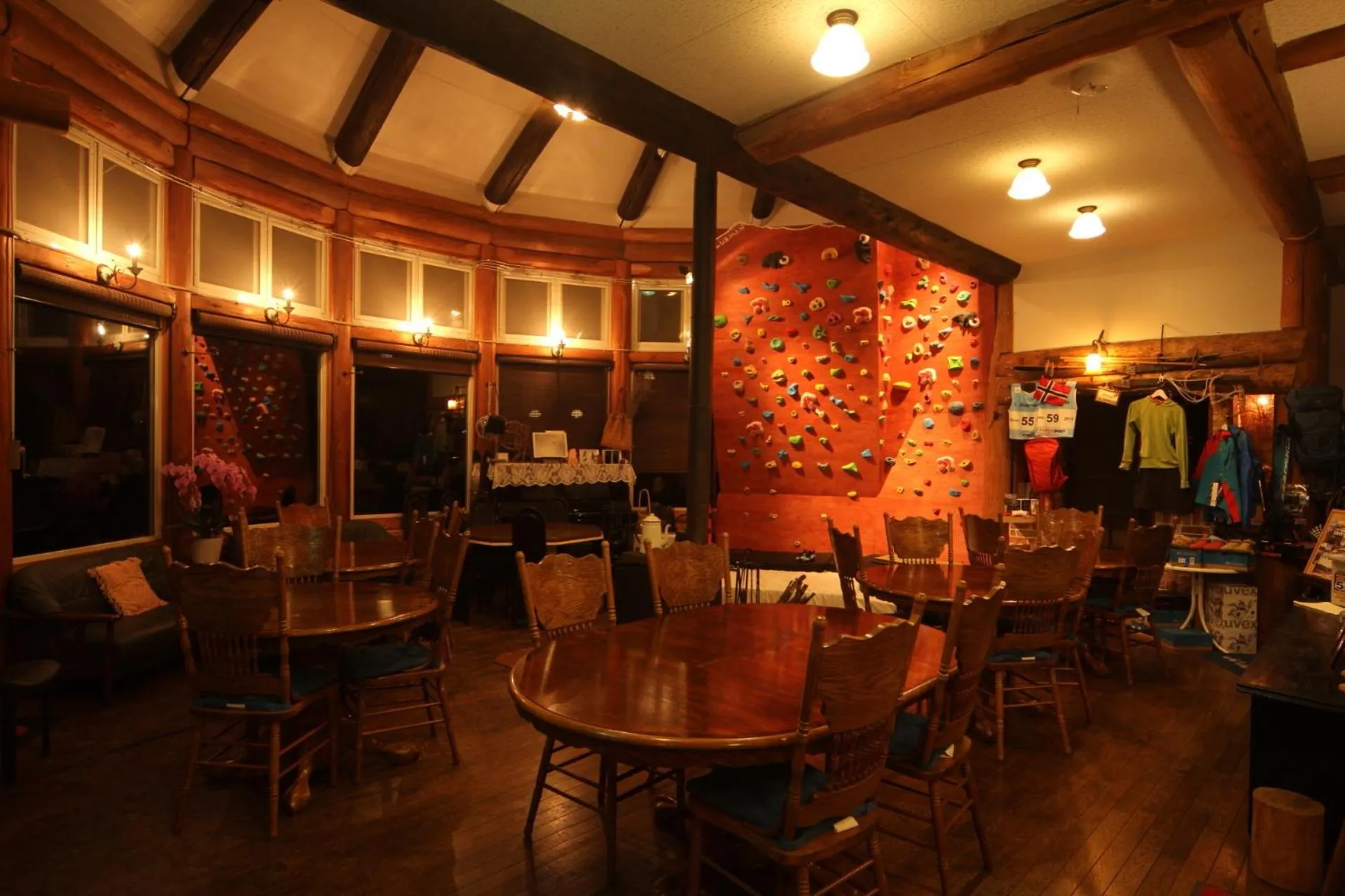 Restaurant/places to eat in Lodge Clubman