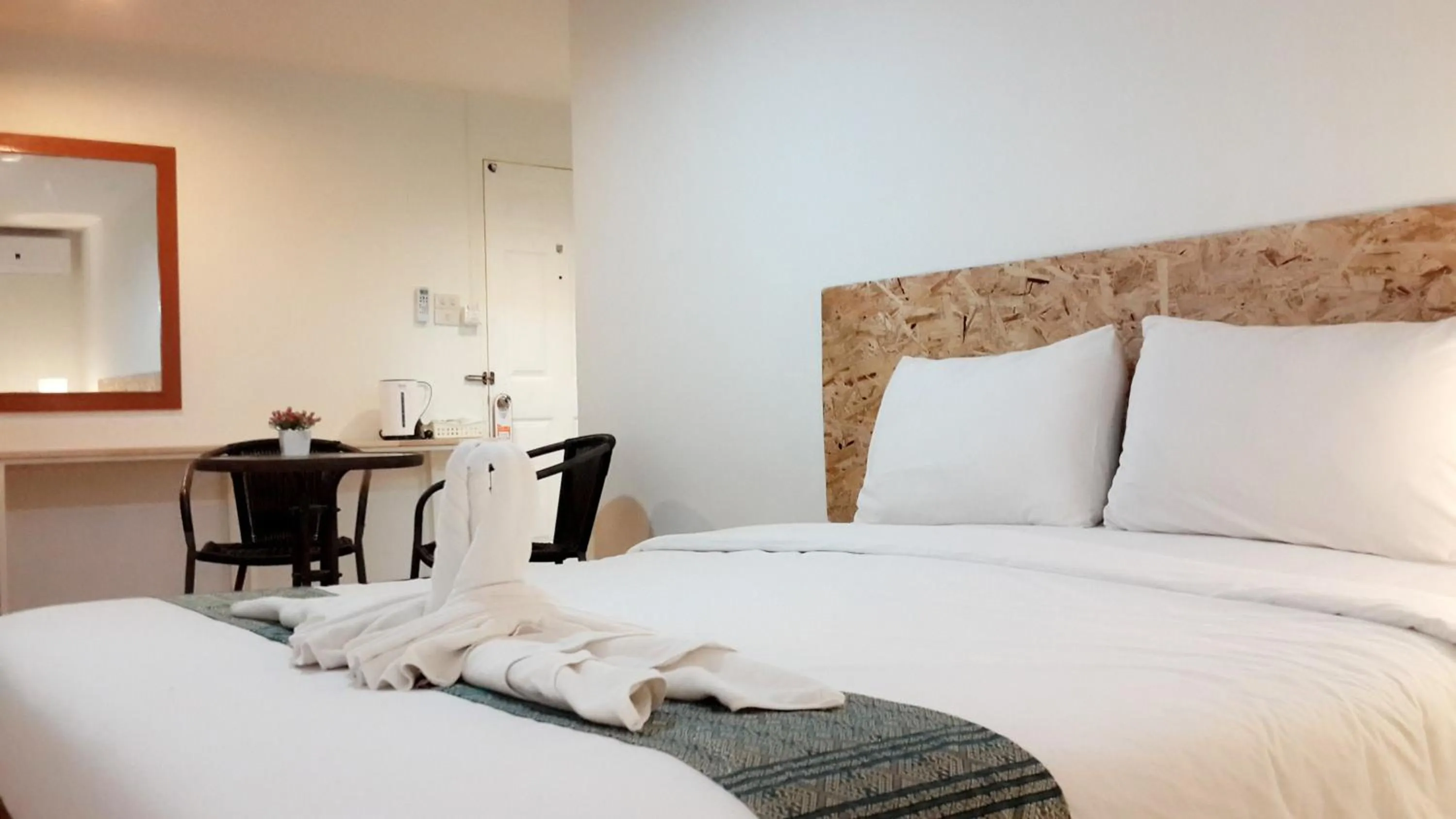 Bed in Rinradee Place