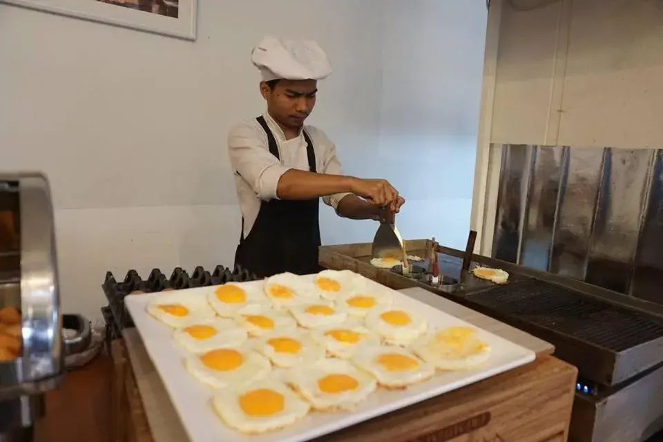 Restaurant/places to eat in Rinradee Place Restaurant/places to eat in Rinradee Place