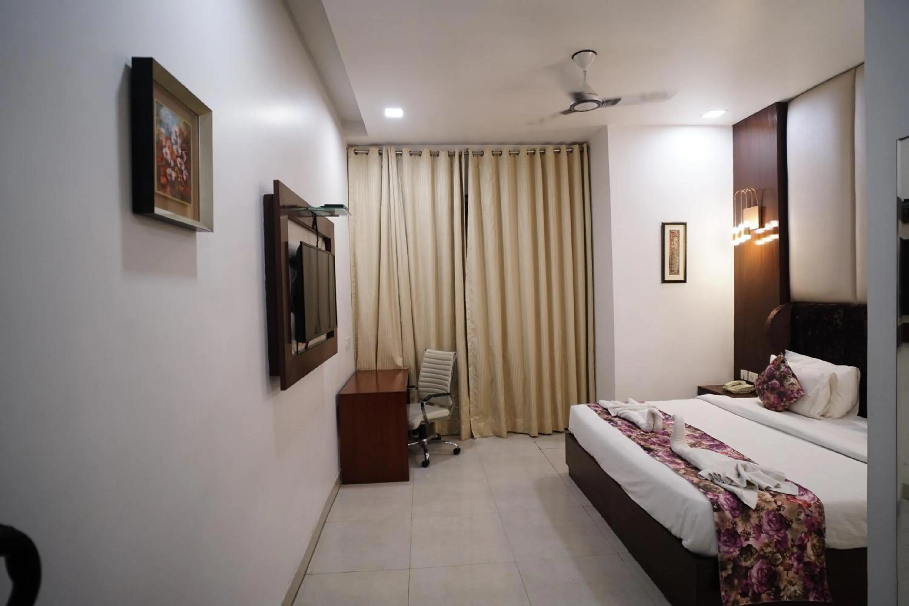 Bedroom, Bed in Hotel Royal Imperio