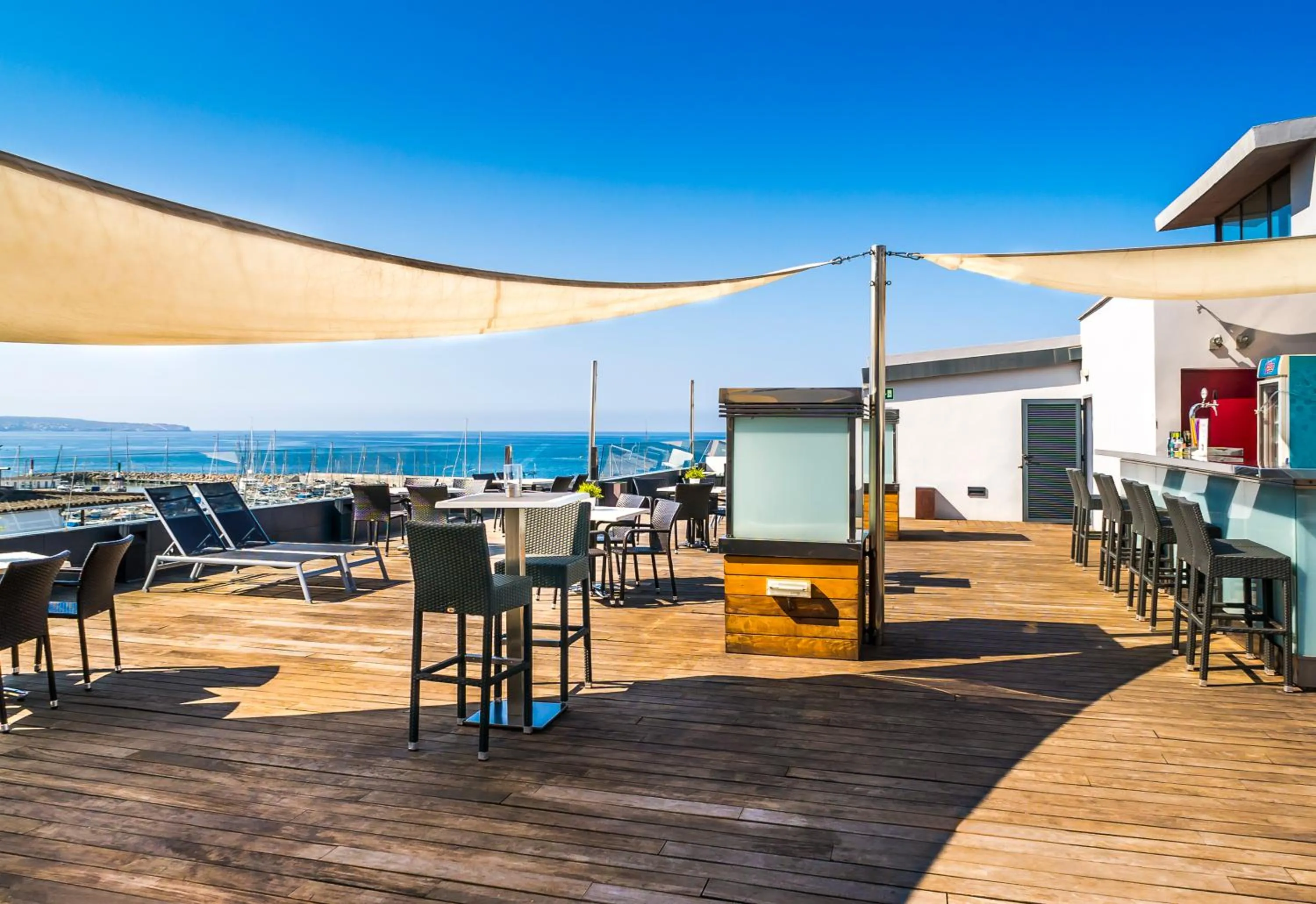 Restaurant/places to eat in Nautic Hotel & Spa