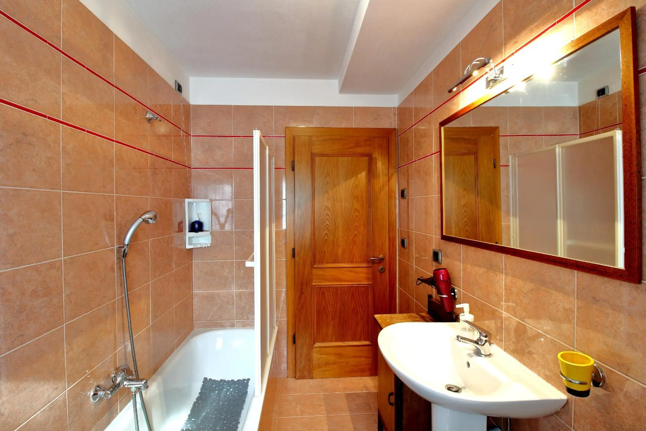 Bathroom in Nonostantetutto B&B