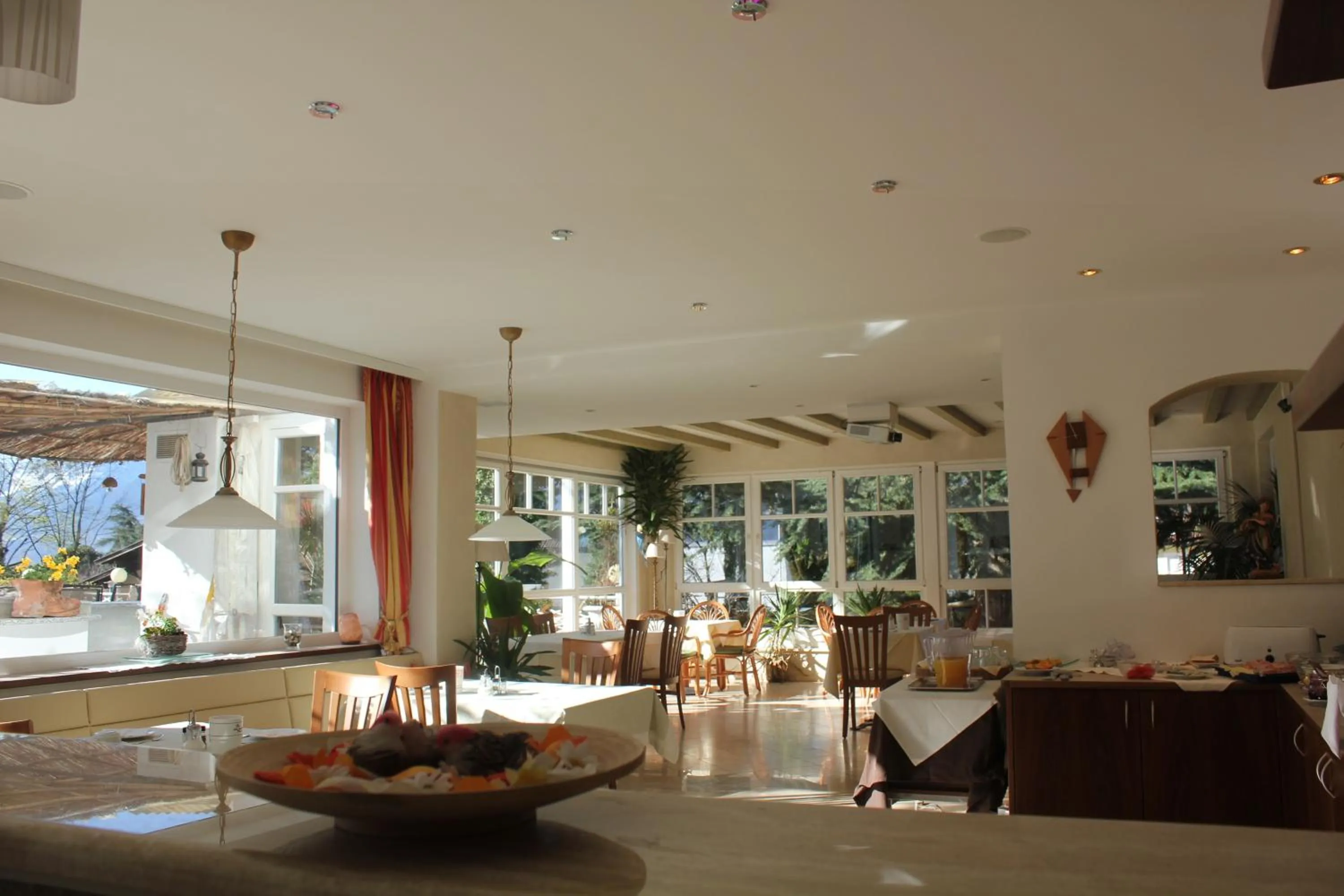 Restaurant/places to eat in Hotel Annabell