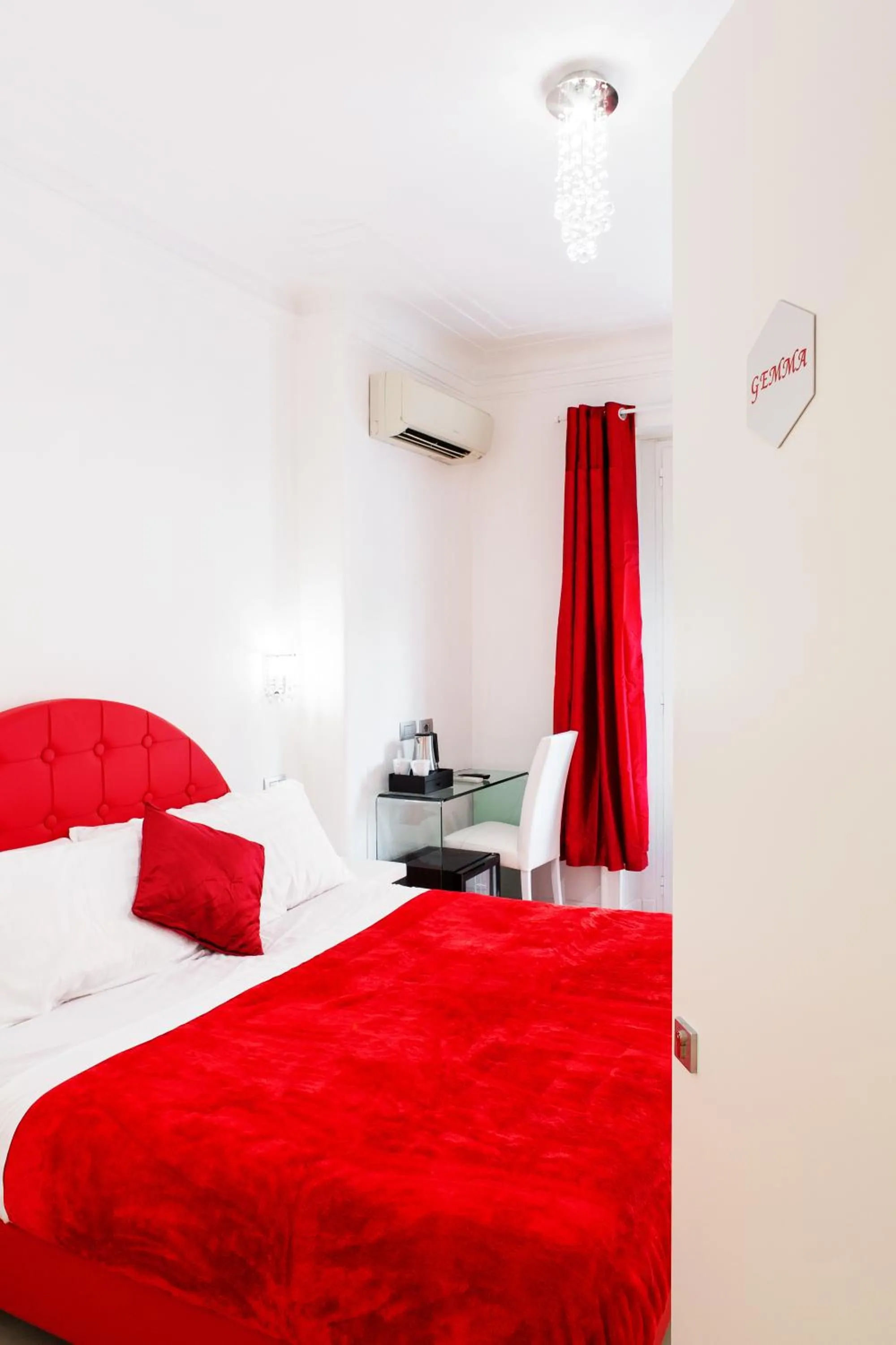 Bed in Vatican Grand Suite