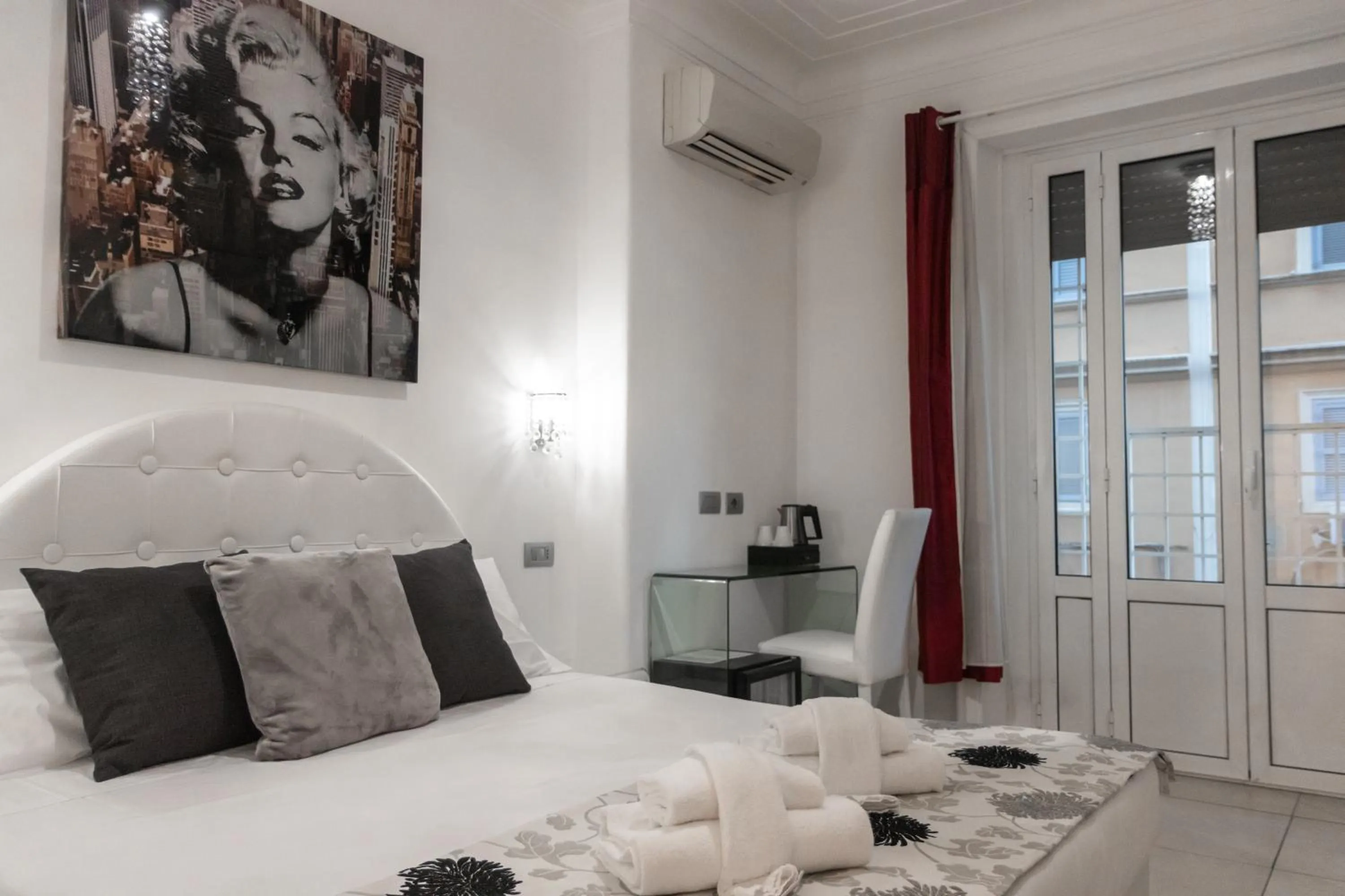 Bed in Vatican Grand Suite