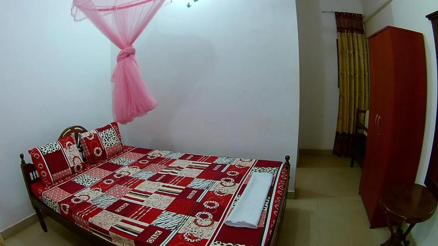 Bed in Sea Zone Hotel Nilaveli