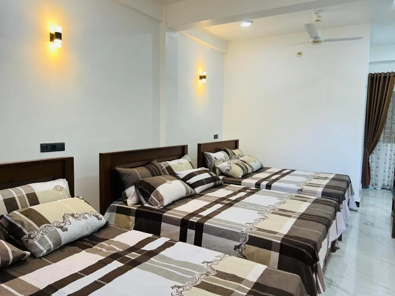 Family Suite with Balcony in Sea Zone Hotel Nilaveli Family Suite with Balcony in Sea Zone Hotel Nilaveli