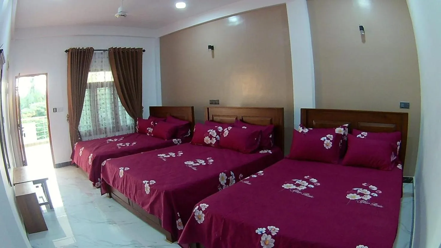 Bed in Sea Zone Hotel Nilaveli