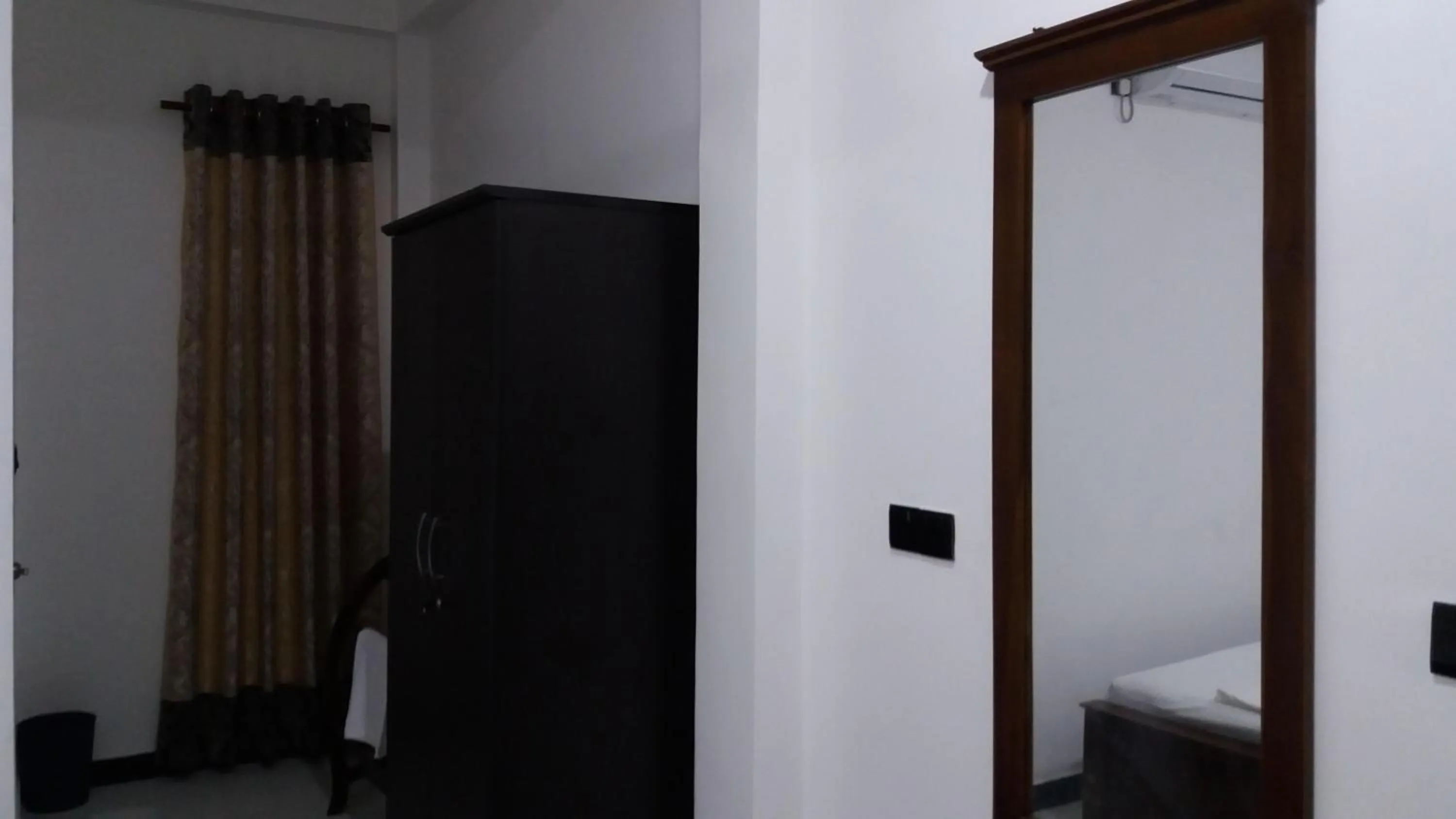 Bed in Sea Zone Hotel Nilaveli