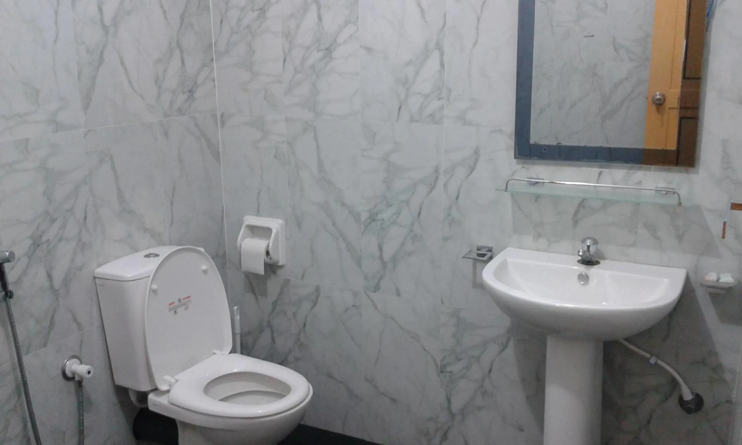 Toilet in Sea Zone Hotel Nilaveli