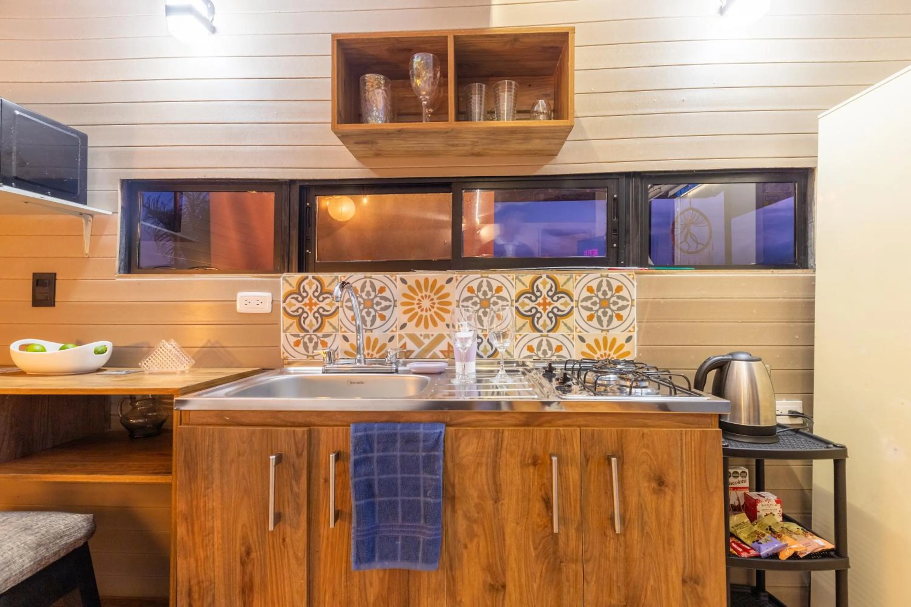 Kitchen or kitchenette in Roots Eco House