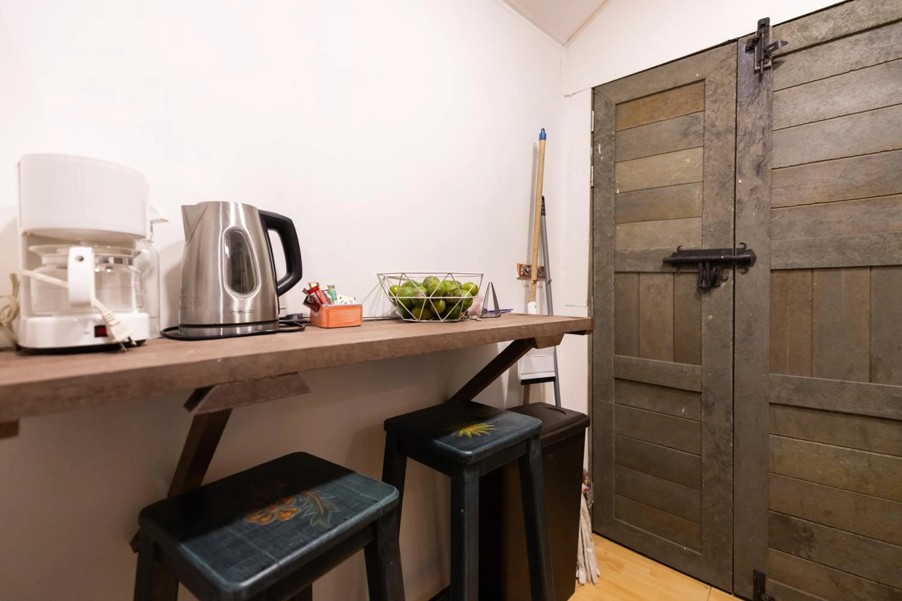 Coffee/tea facilities in Roots Eco House