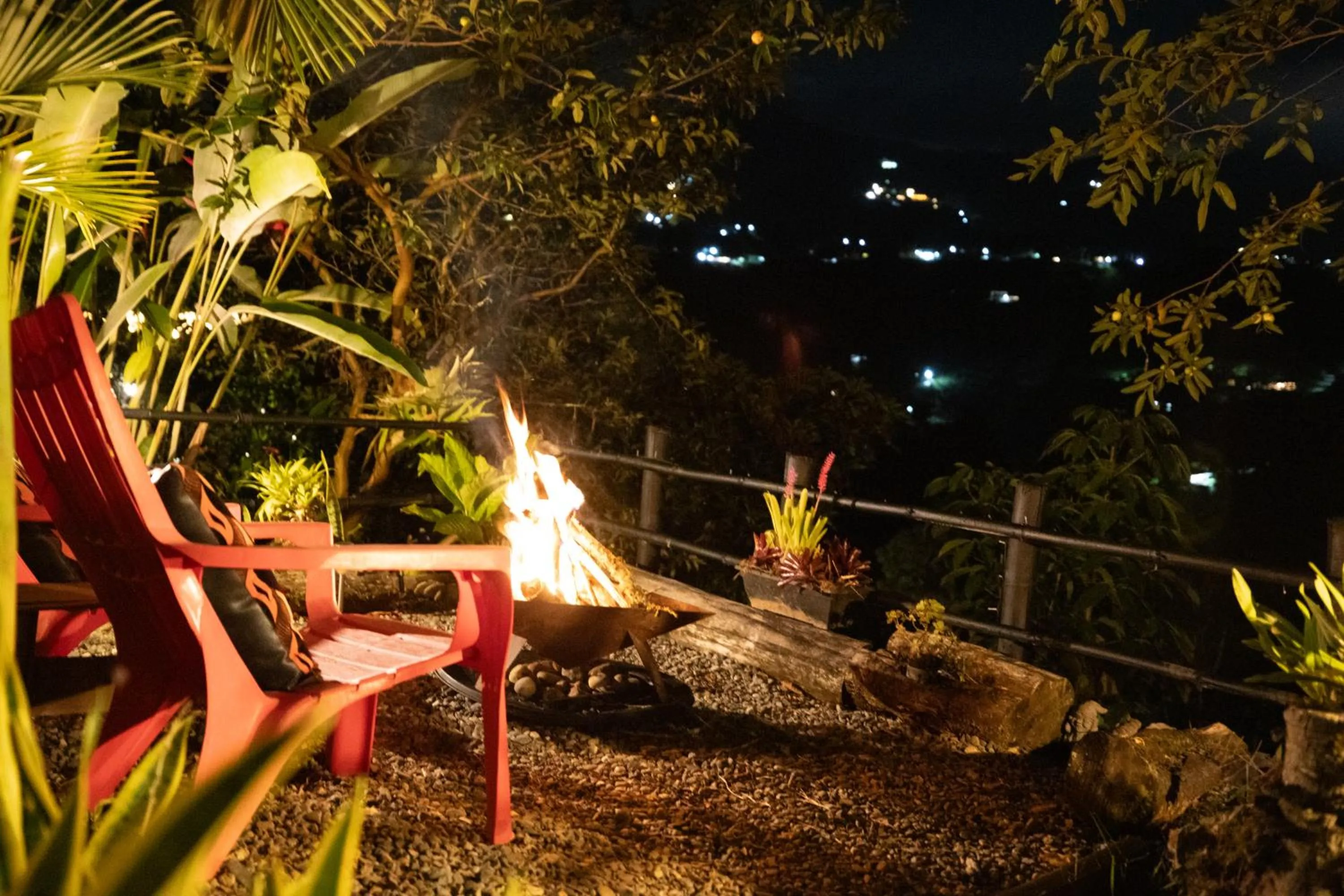 Night in Roots Eco House