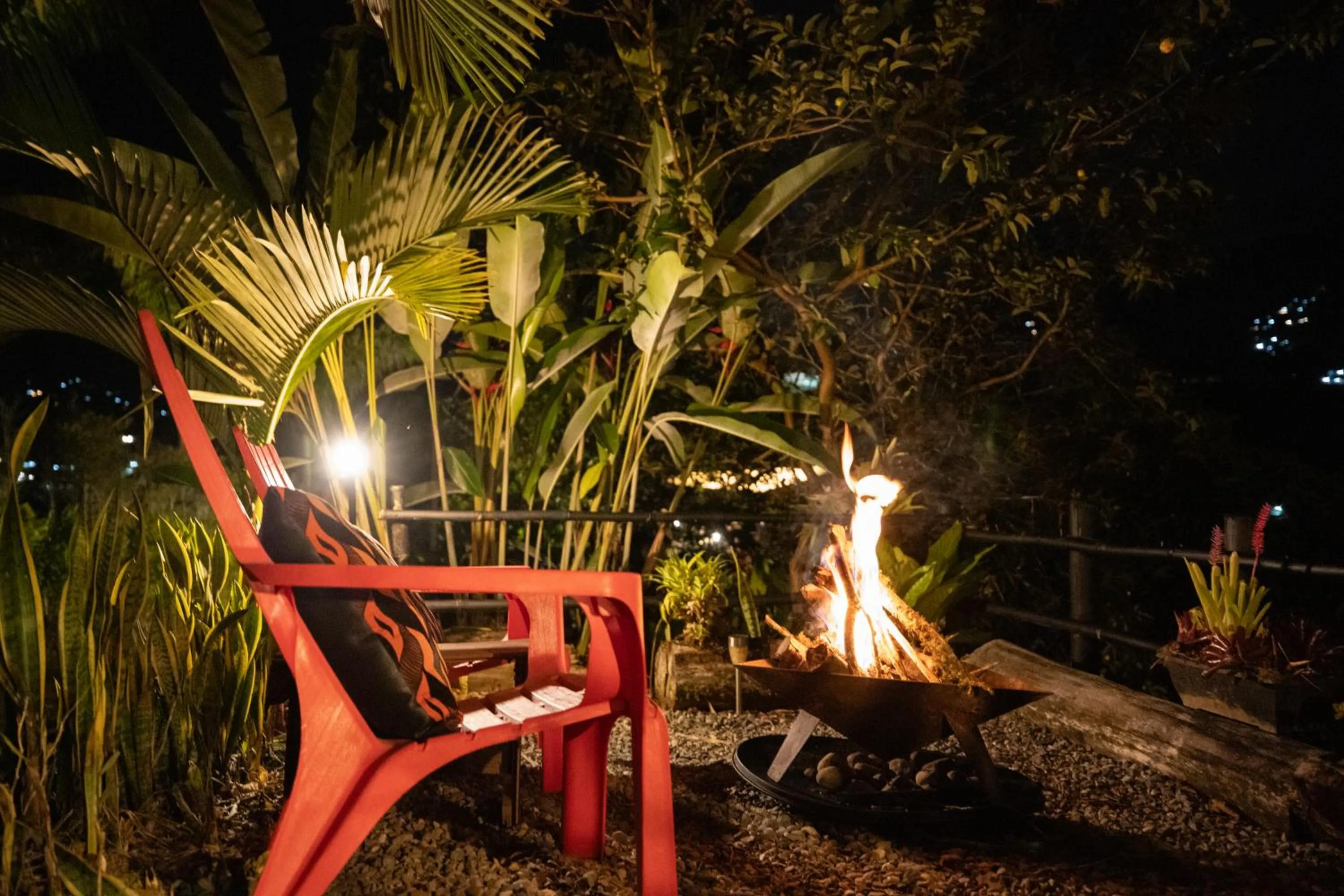 Night in Roots Eco House