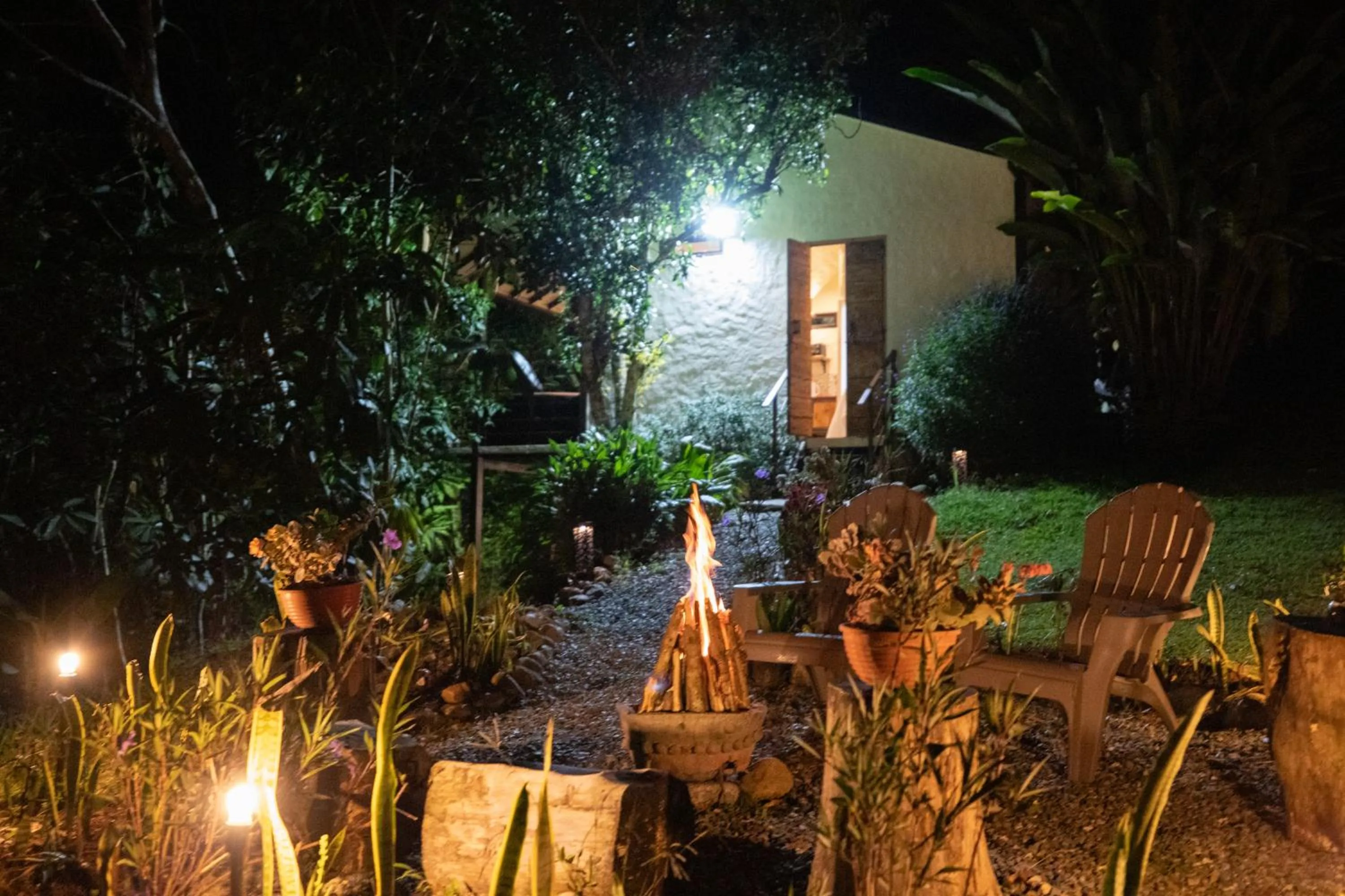 Night in Roots Eco House