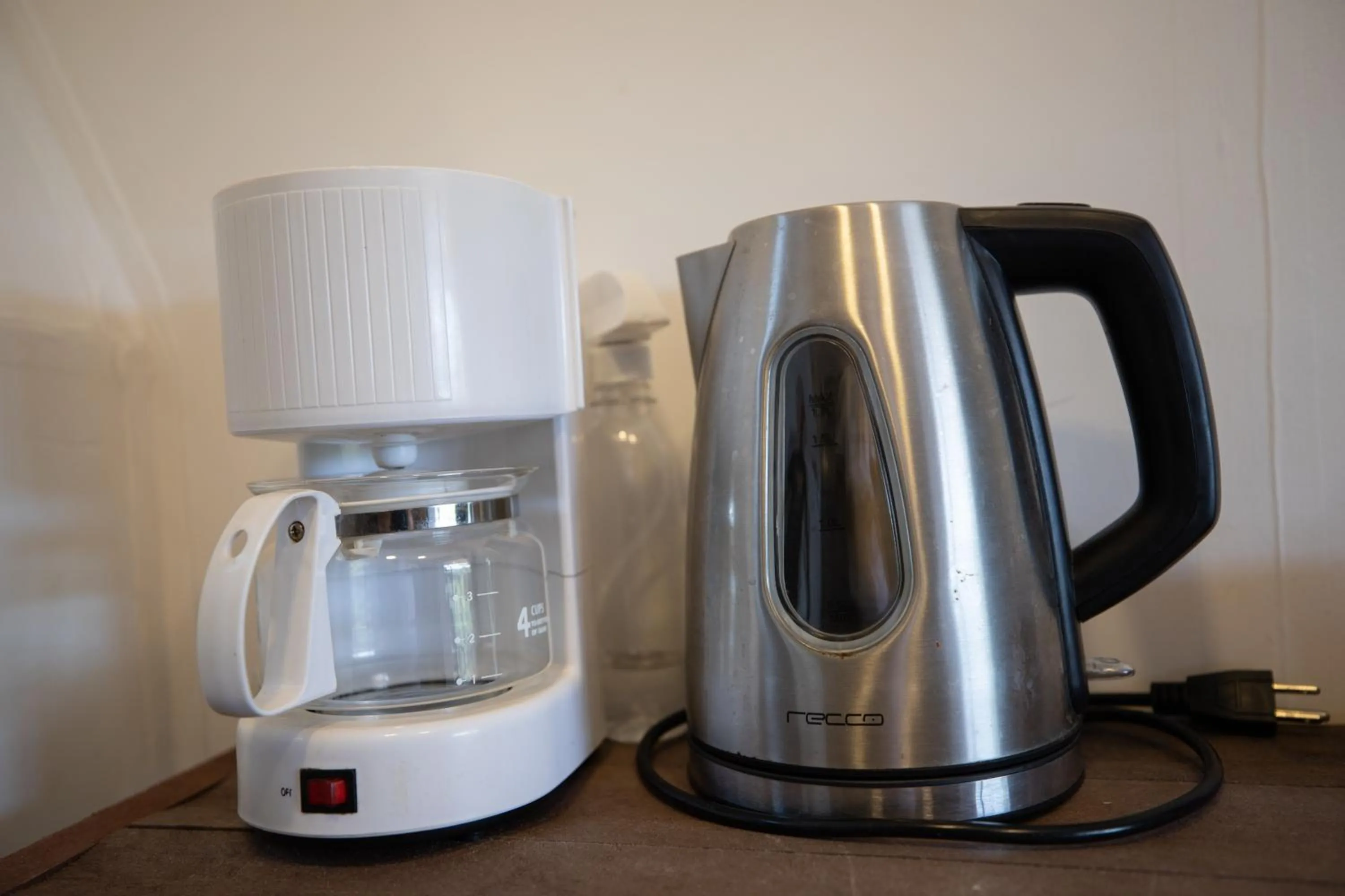 Coffee/tea facilities in Roots Eco House
