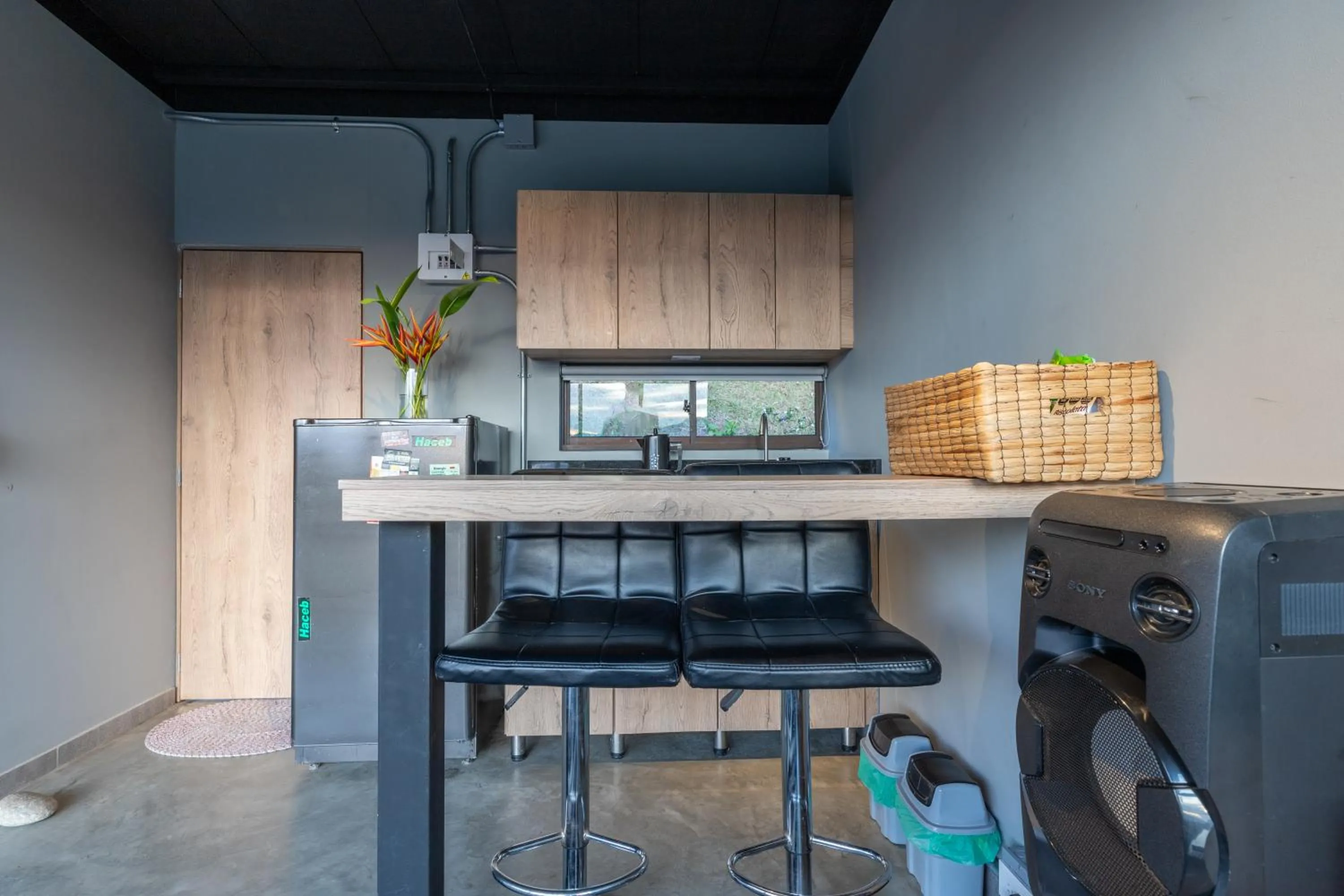Kitchen or kitchenette in Roots Eco House