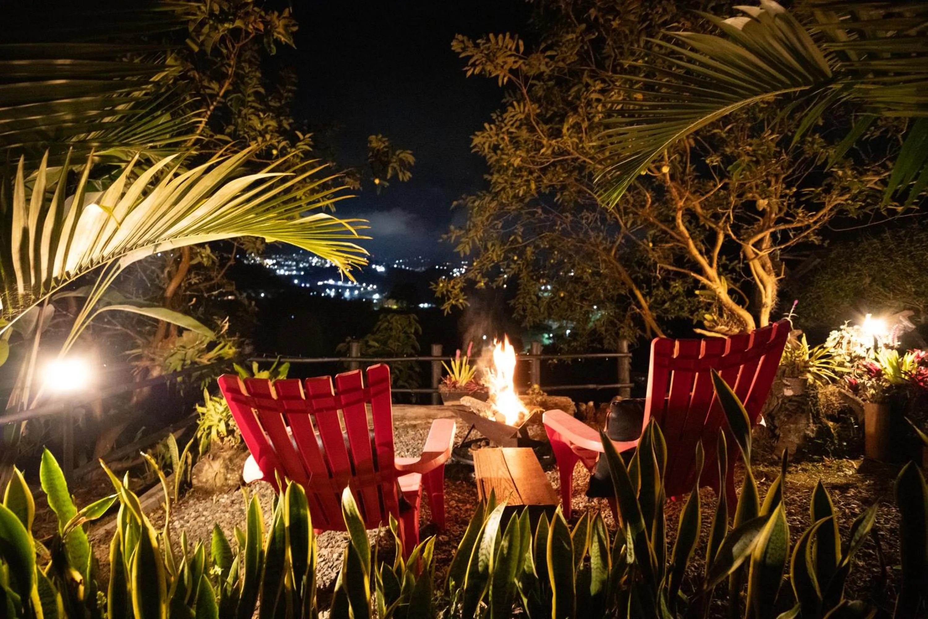 Night in Roots Eco House