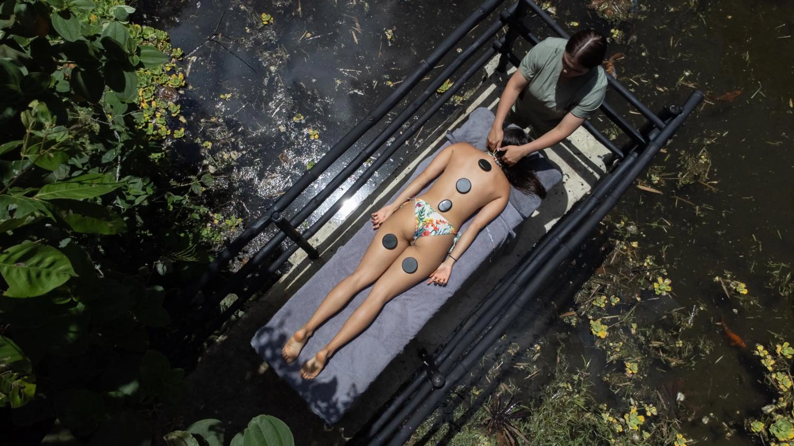 Massage in Roots Eco House