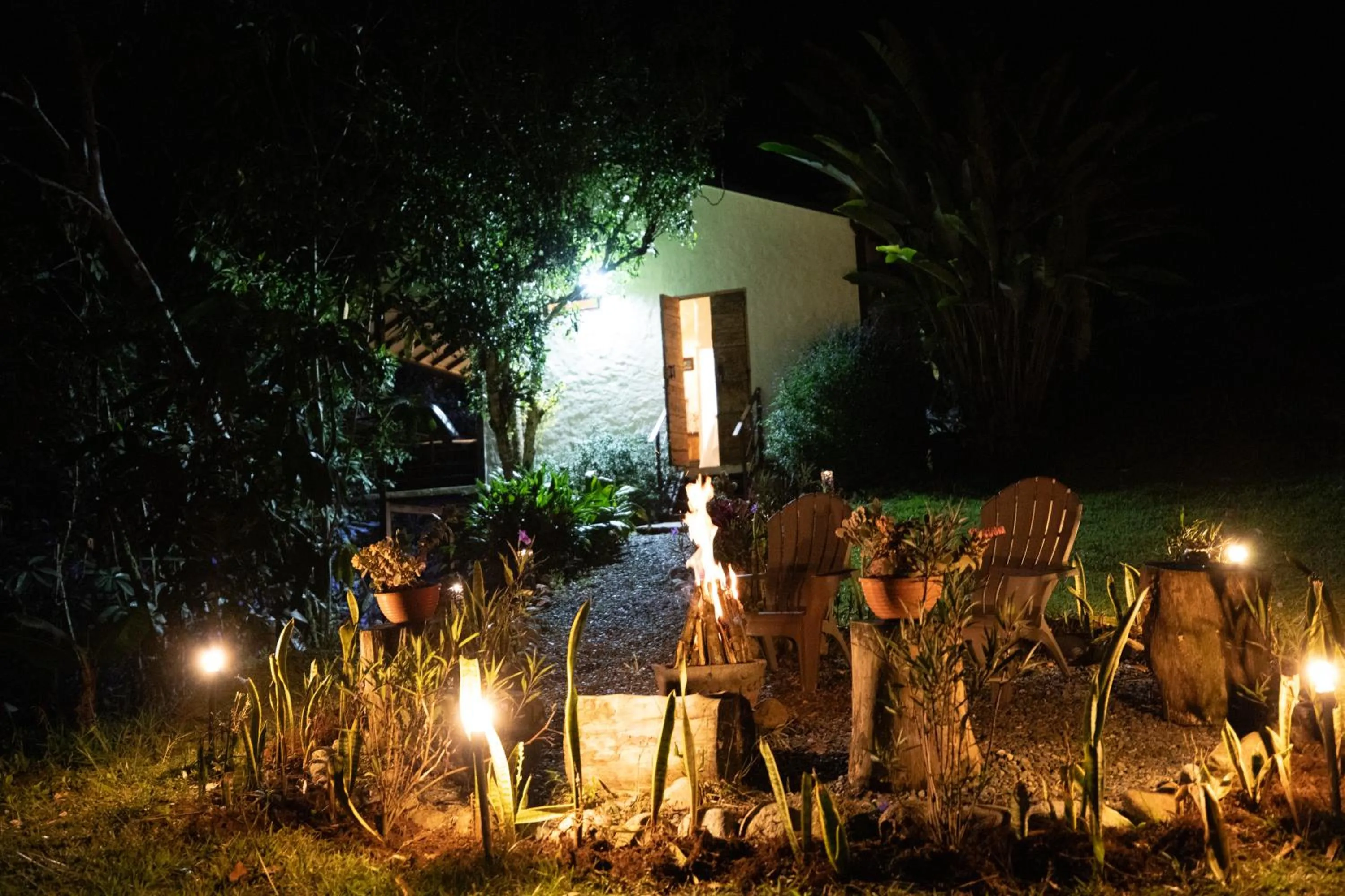 Night in Roots Eco House