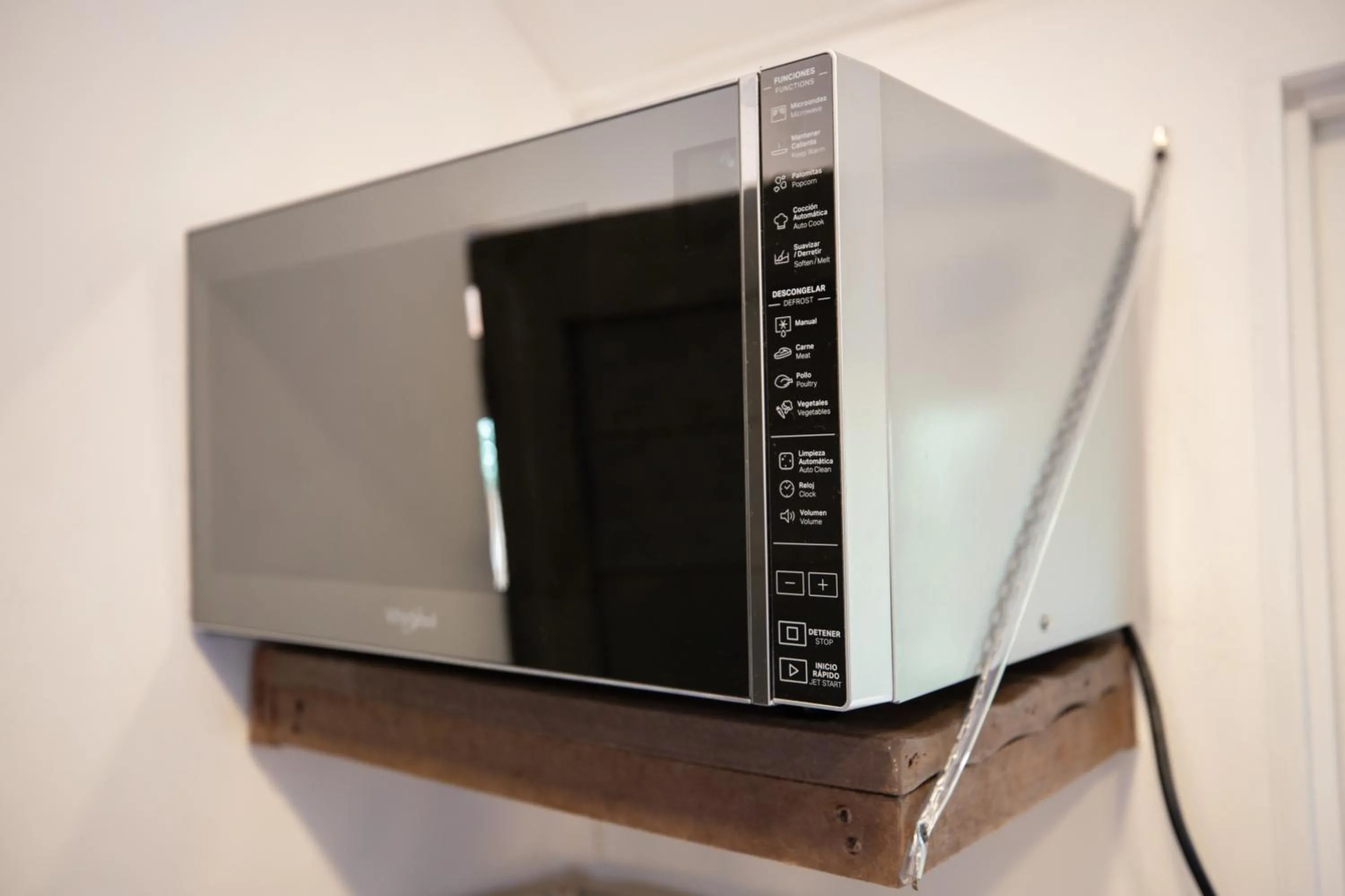 microwave in Roots Eco House